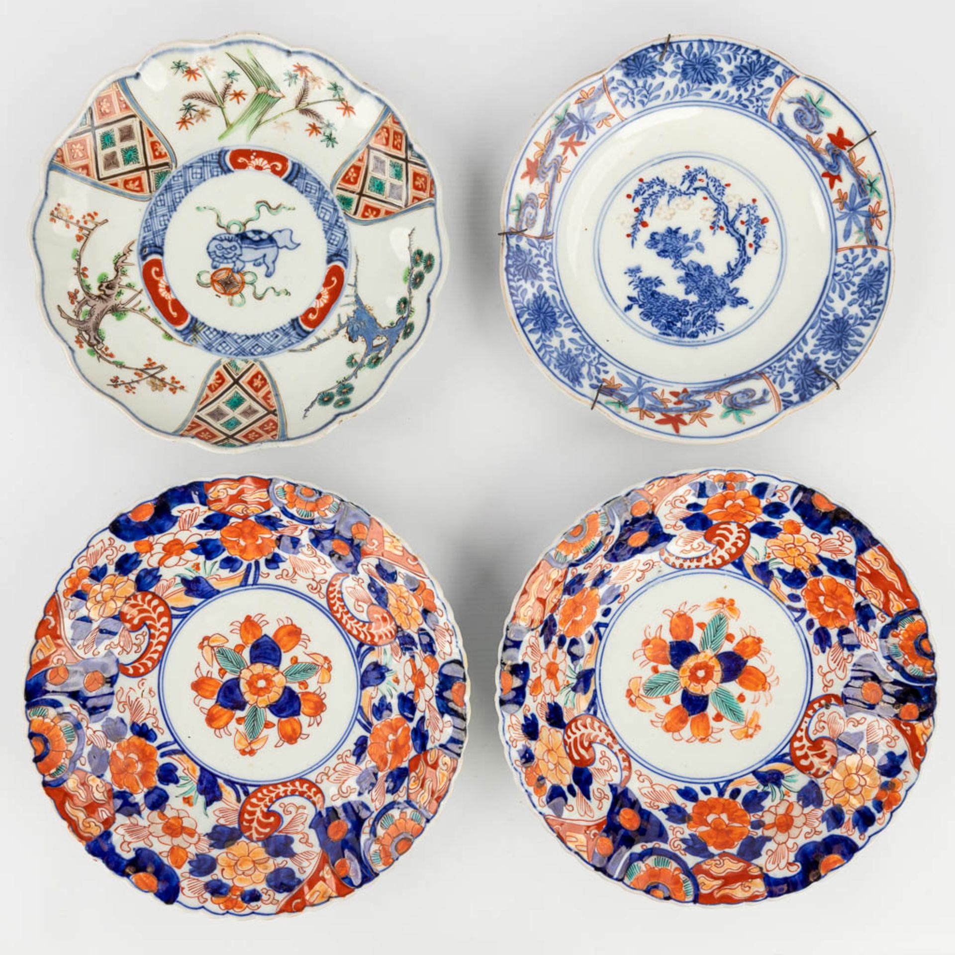 A collection of 30 pieces of porcelain and faience and porcelain, made in Japan, Imari. (H:25,5 x D: - Image 13 of 14