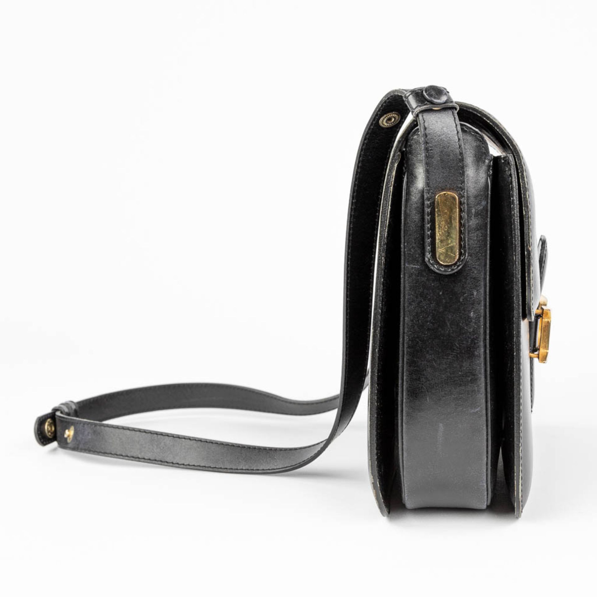 Delvaux, model Bourgogne a vintage handbag made of black leather with gold-plated hardware. (W:26 x - Image 2 of 17