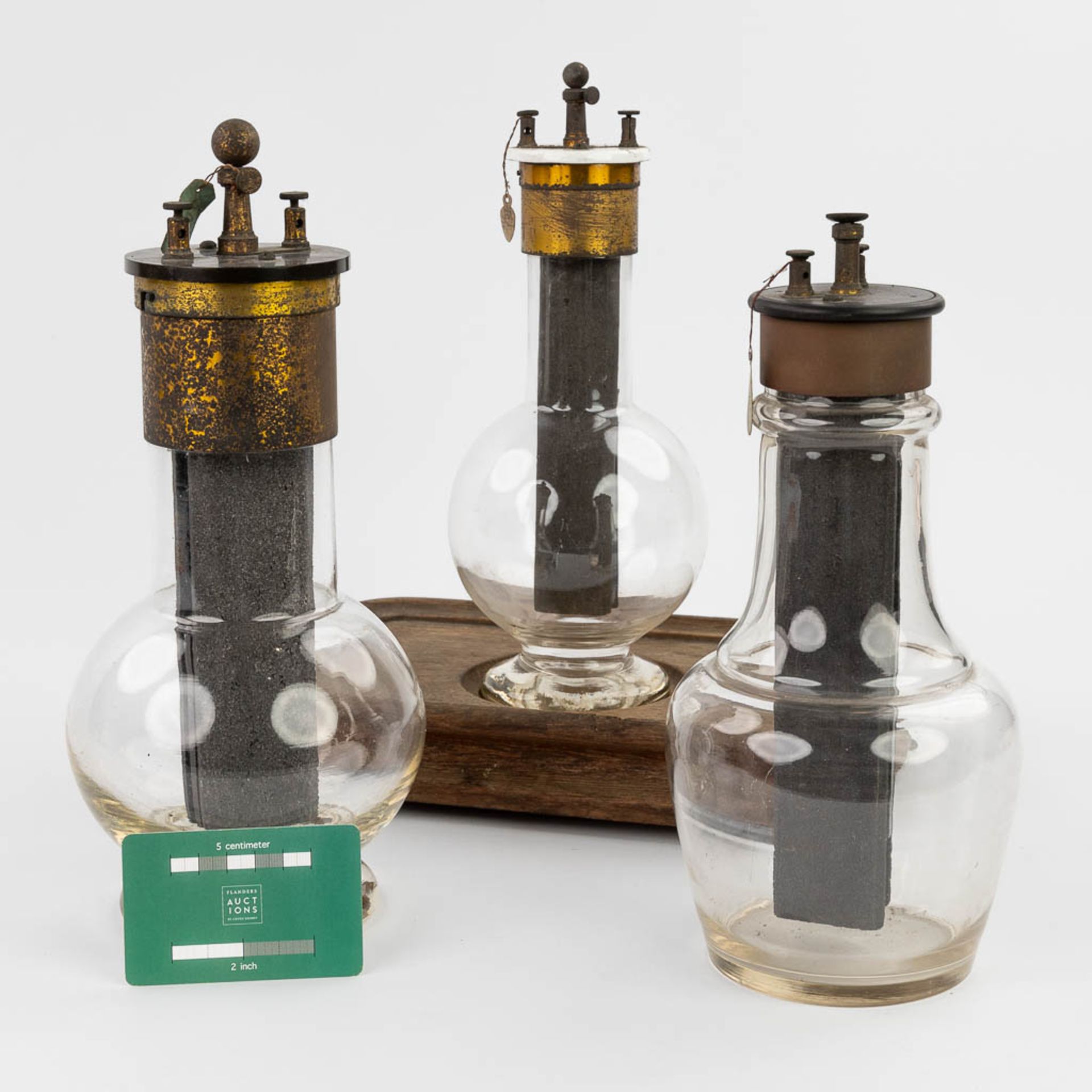 A collection of 3 'Grenet Cell' batteries made of glass. (H:30 x D:14 cm) - Image 3 of 14