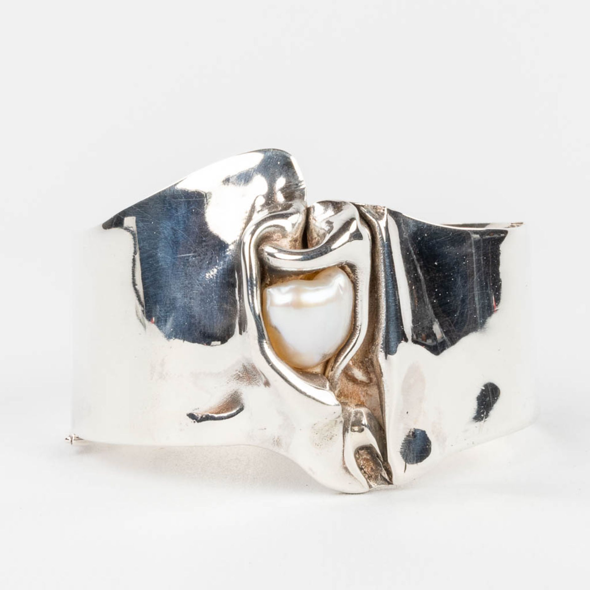 Jean-Pierre DE SAEDELEER (1946) 'Bracelet with pearl', made of silver