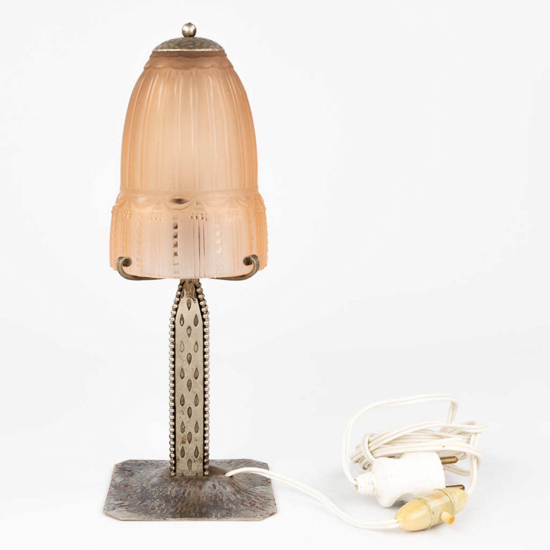 A wrought iron table lamp with lamp shade in satin glass, made by Muller Frres Luneville (L:11 x W: - Image 7 of 11