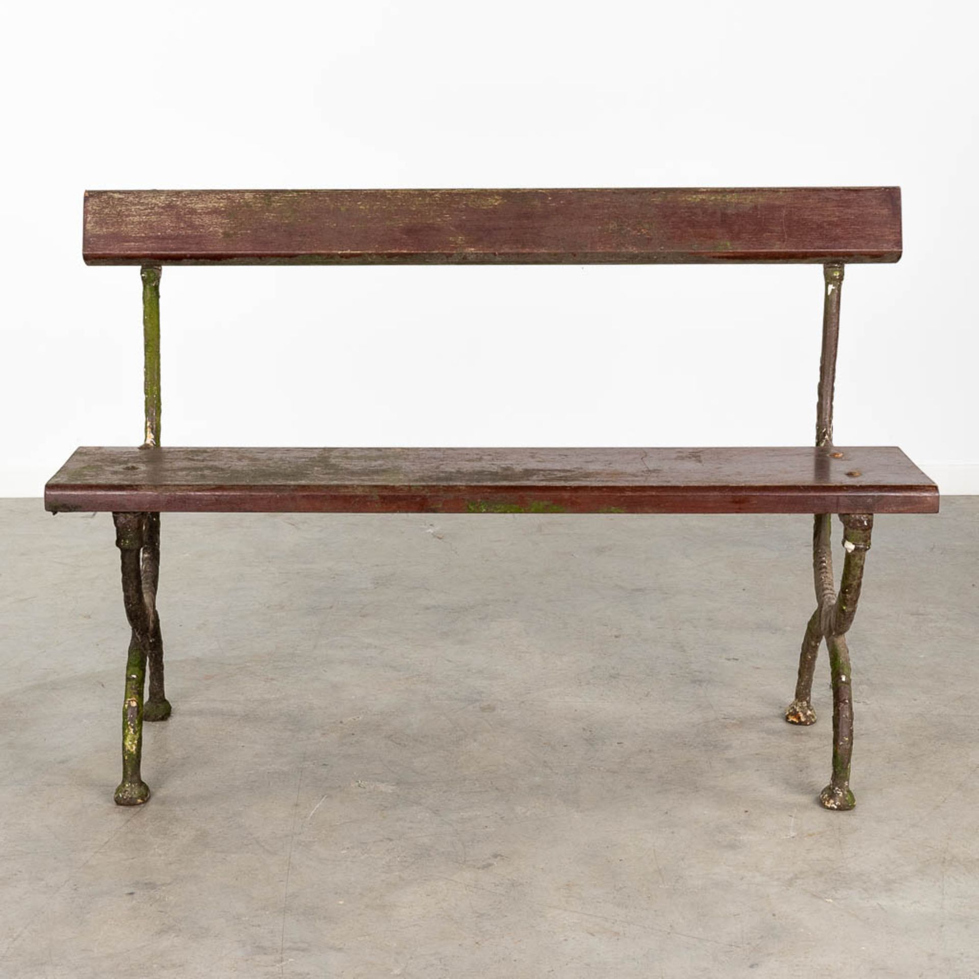 An antique garden bench, made of metal and wood. (L:46 x W:120 x H:82 cm) - Image 3 of 11