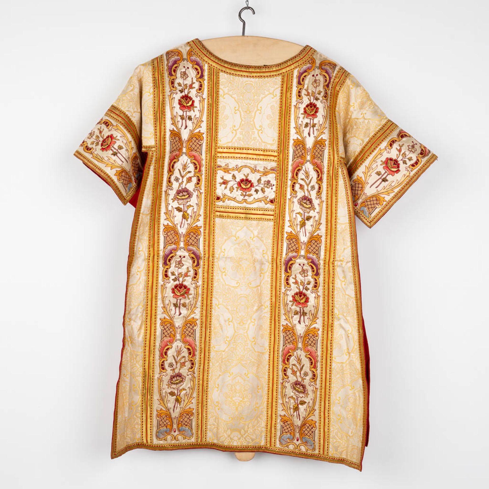 A Roman Chasuble and two Dalmatics, decorated with thick gold thread and embroidery in floral motive - Image 17 of 23