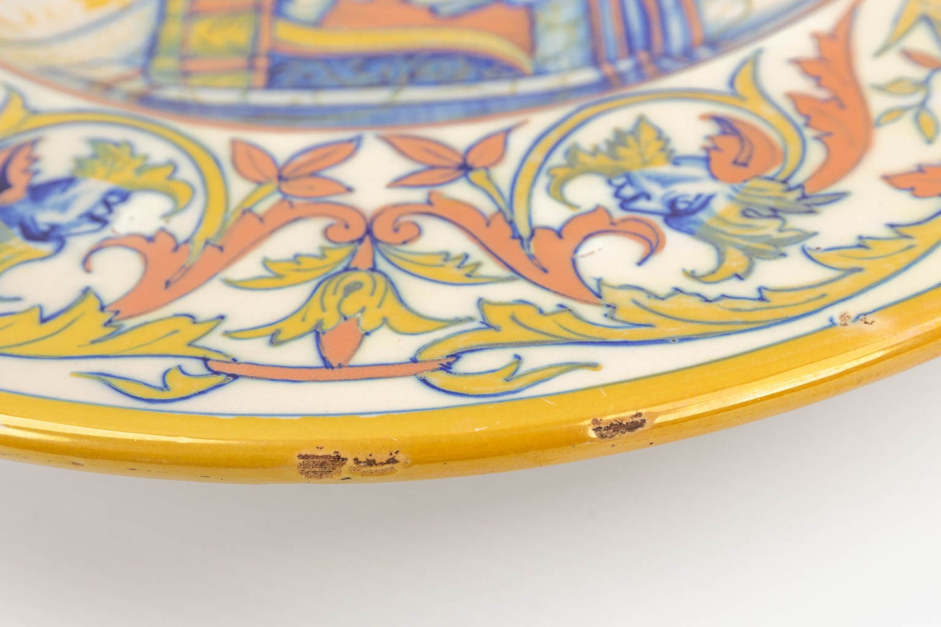 An antique Majolica Plate, with hand-painted decor. Umbra, Italy. (H:6,5 x D:43 cm) - Bild 6 aus 16