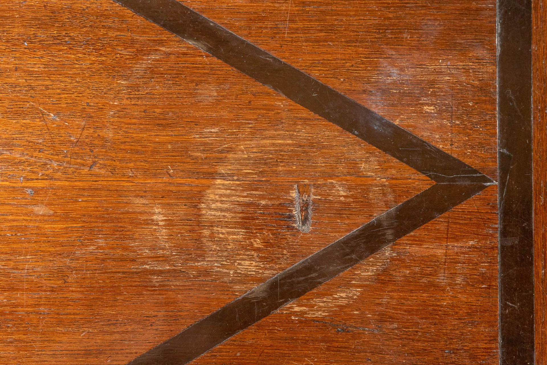 An antique 'Payment Table', made of oak and inlaid with ebony. 17th century. (L:76 x W:113 x H:76 c - Bild 19 aus 19