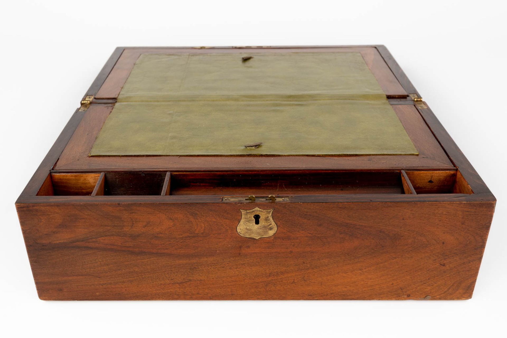 An antique slope desk. England, 19th C. (L:24 x W:40 x H:16 cm) - Image 4 of 14