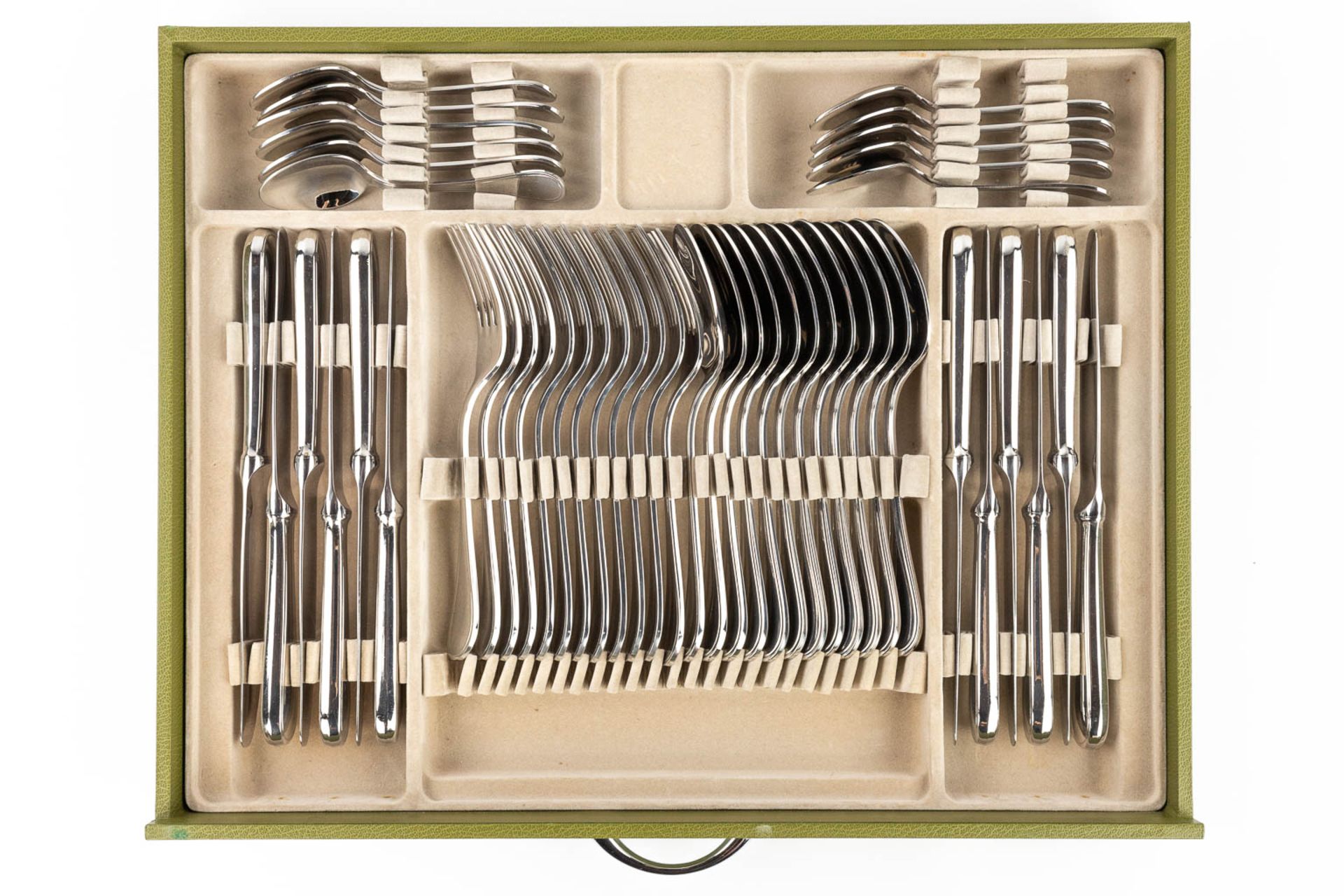 Christofle, model 'Albi' in an 'ambassador 125' case, a 124-piece flatware set, stainless steel. (L - Image 11 of 12