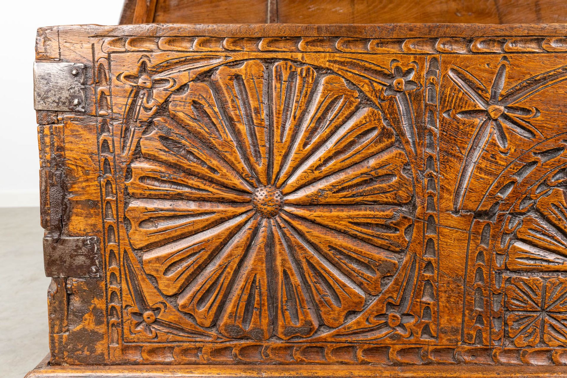 An antique chest, made of sculptured wood panels. (L:48 x W:136 x H:55 cm) - Bild 9 aus 18