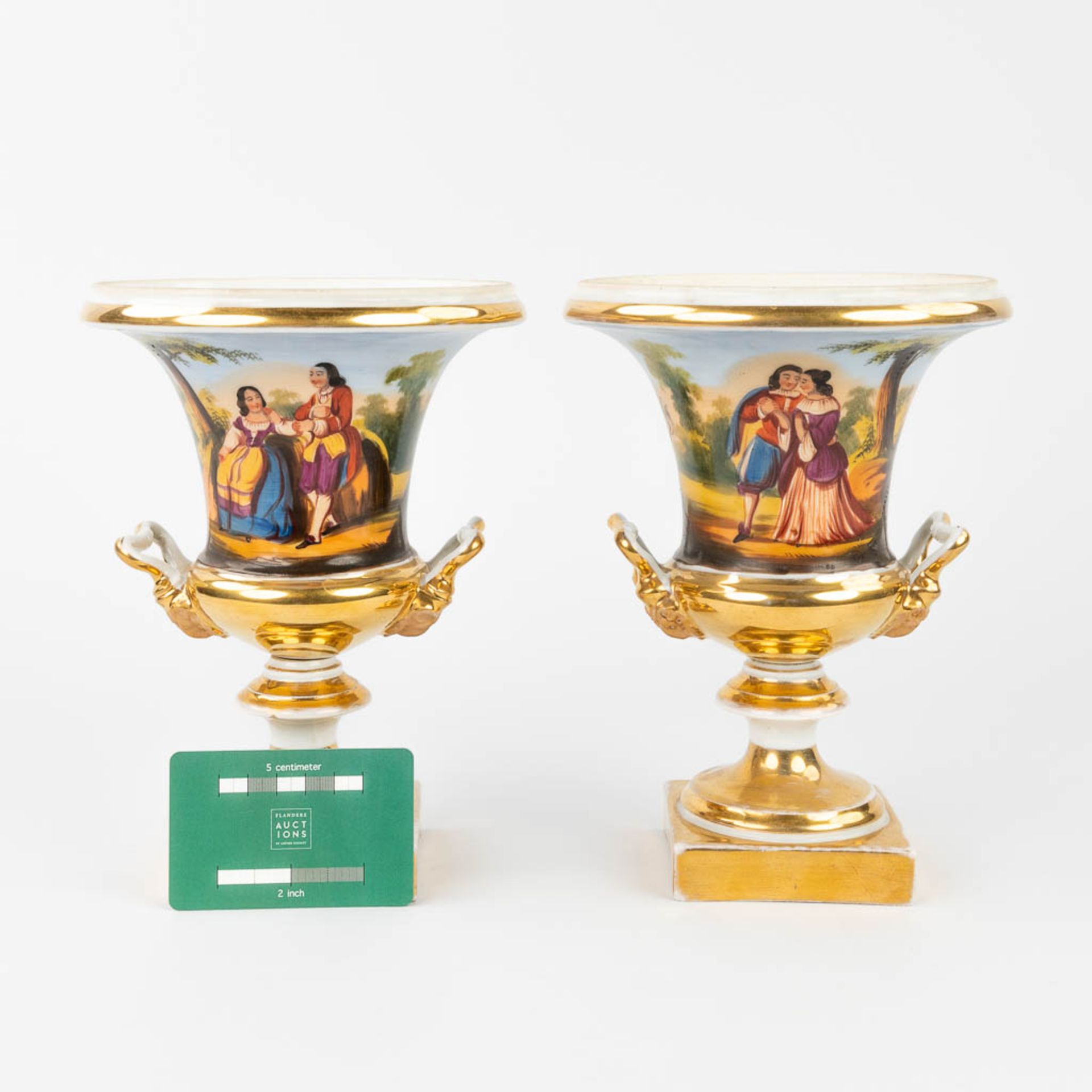 A pair of vases with a hand-painted decor in empire style. 19th century. (W:17 x H:22 cm) - Bild 12 aus 13