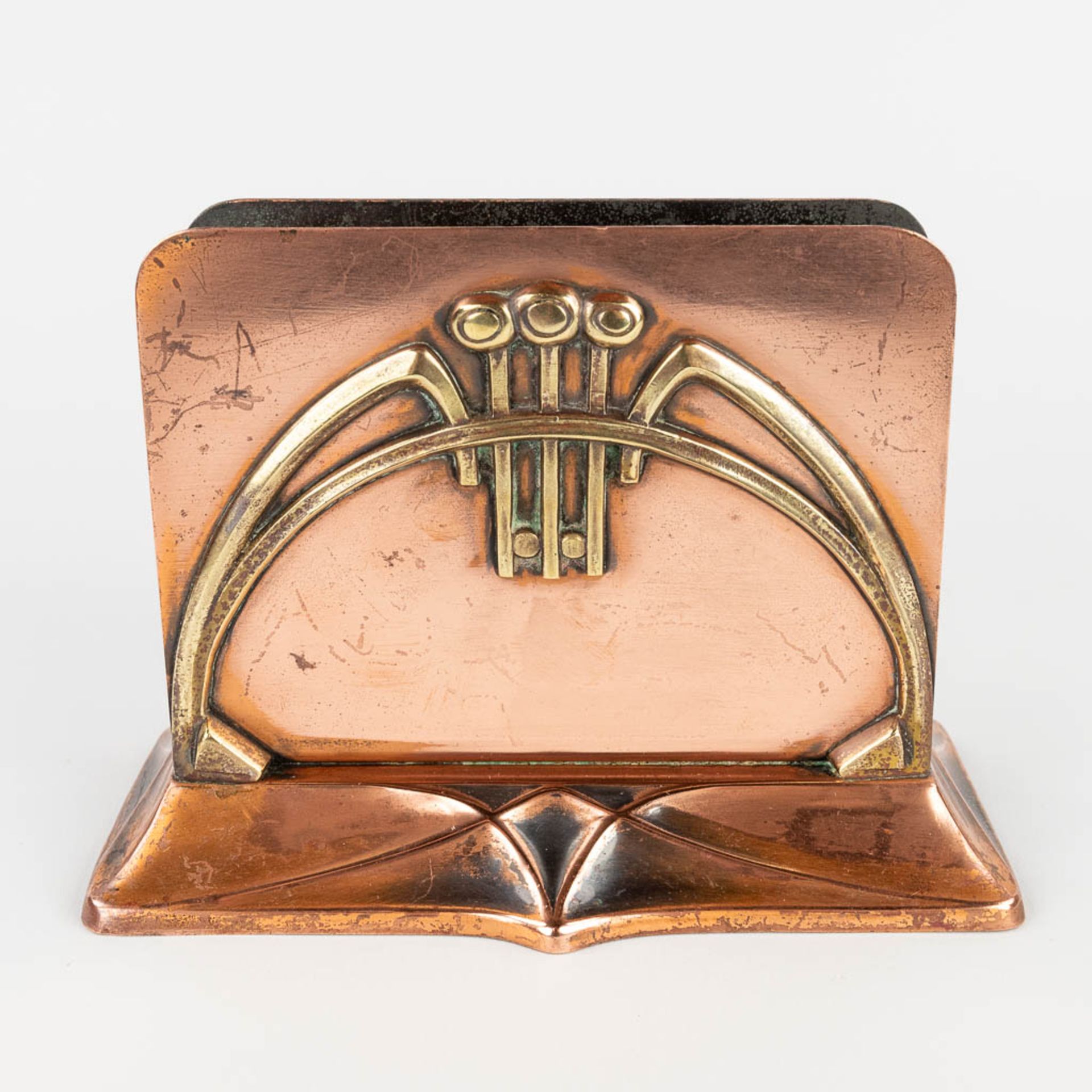 A collection of trays and table accessories made of copper in art nouveau style (L:43 x W:27 cm) - Bild 8 aus 17