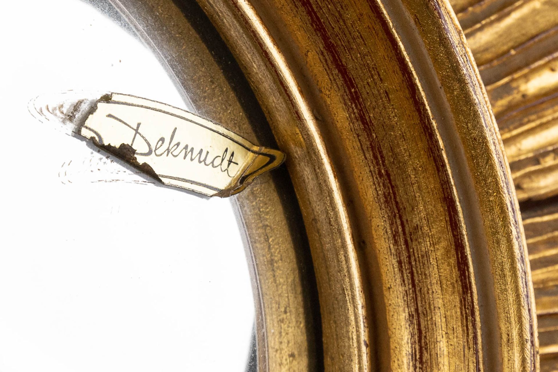 Deknudt, a gold plated sunburst mirror made of sculptured wood. (D:68 cm) - Image 3 of 7