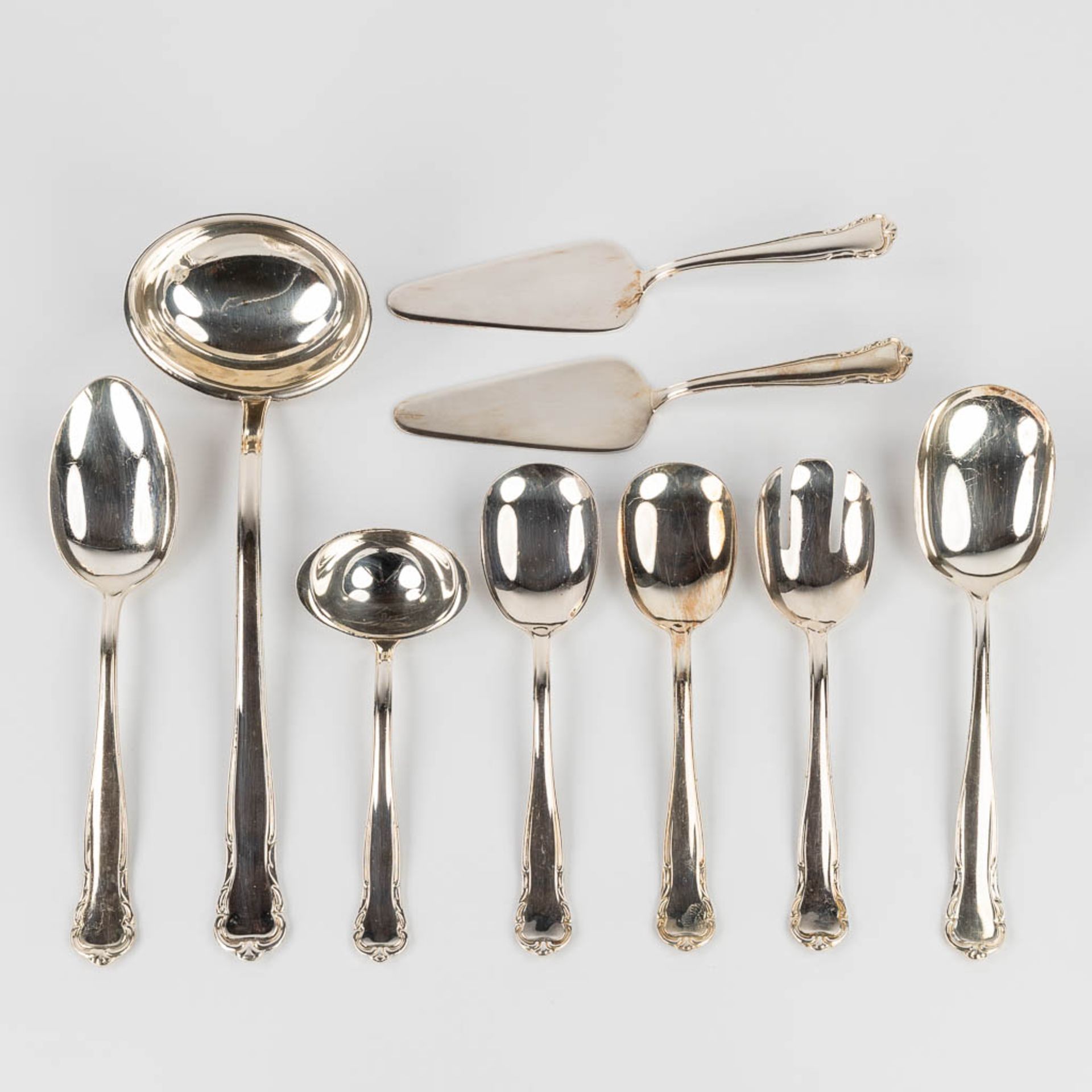 A 148-piece silver cutlery set in a chest, made in Germany. 6585g. (L:34 x W:46 x H:31 cm) - Image 9 of 12