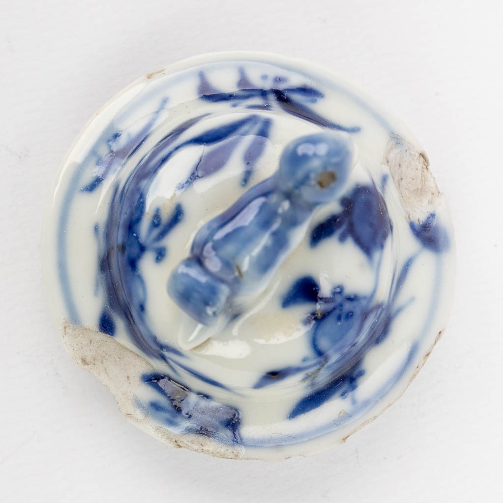 An assembled collection of 19 pieces of cups, saucers, bowls and pots made of Chinese porcelain. (H - Bild 11 aus 30