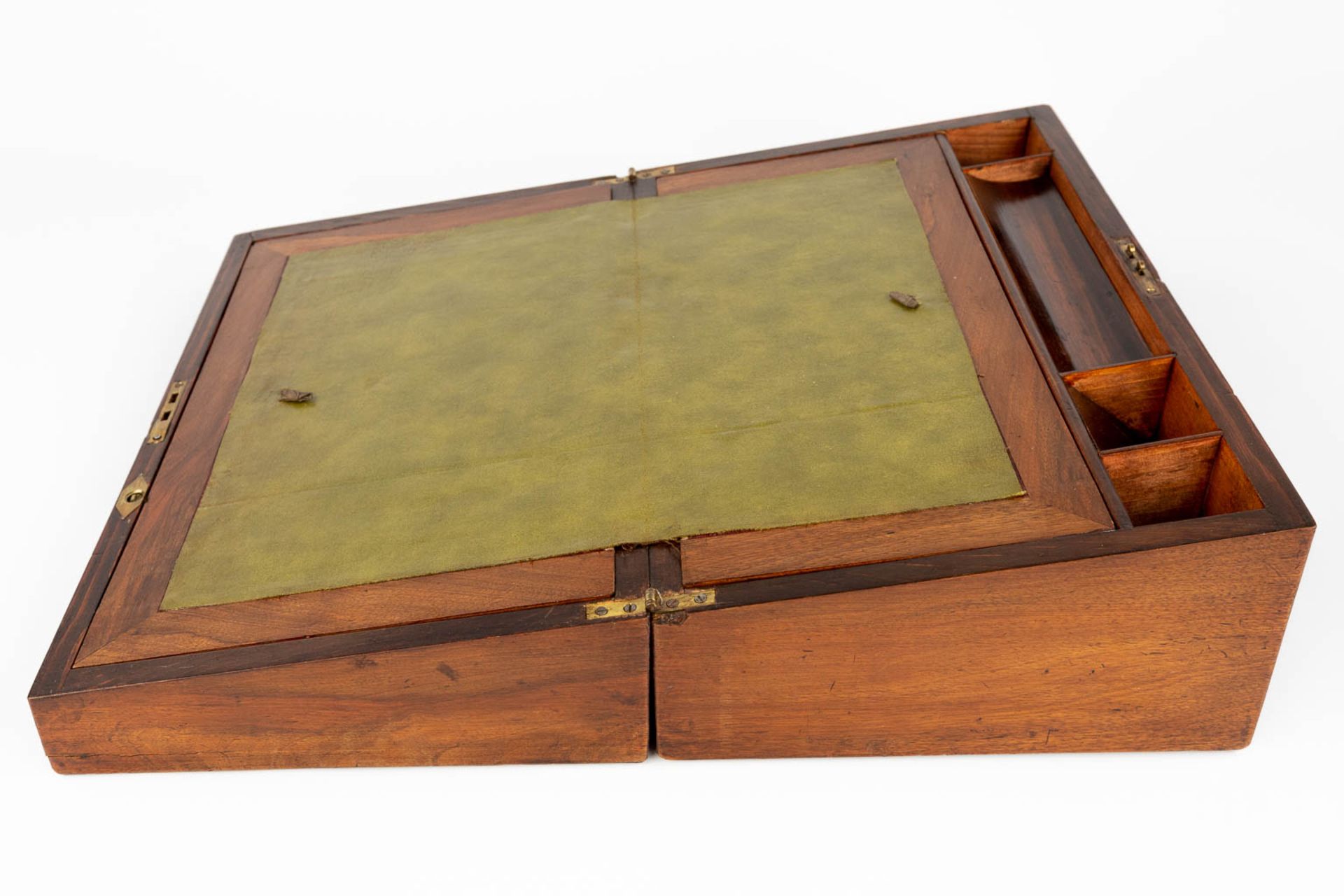 An antique slope desk. England, 19th C. (L:24 x W:40 x H:16 cm) - Image 11 of 14