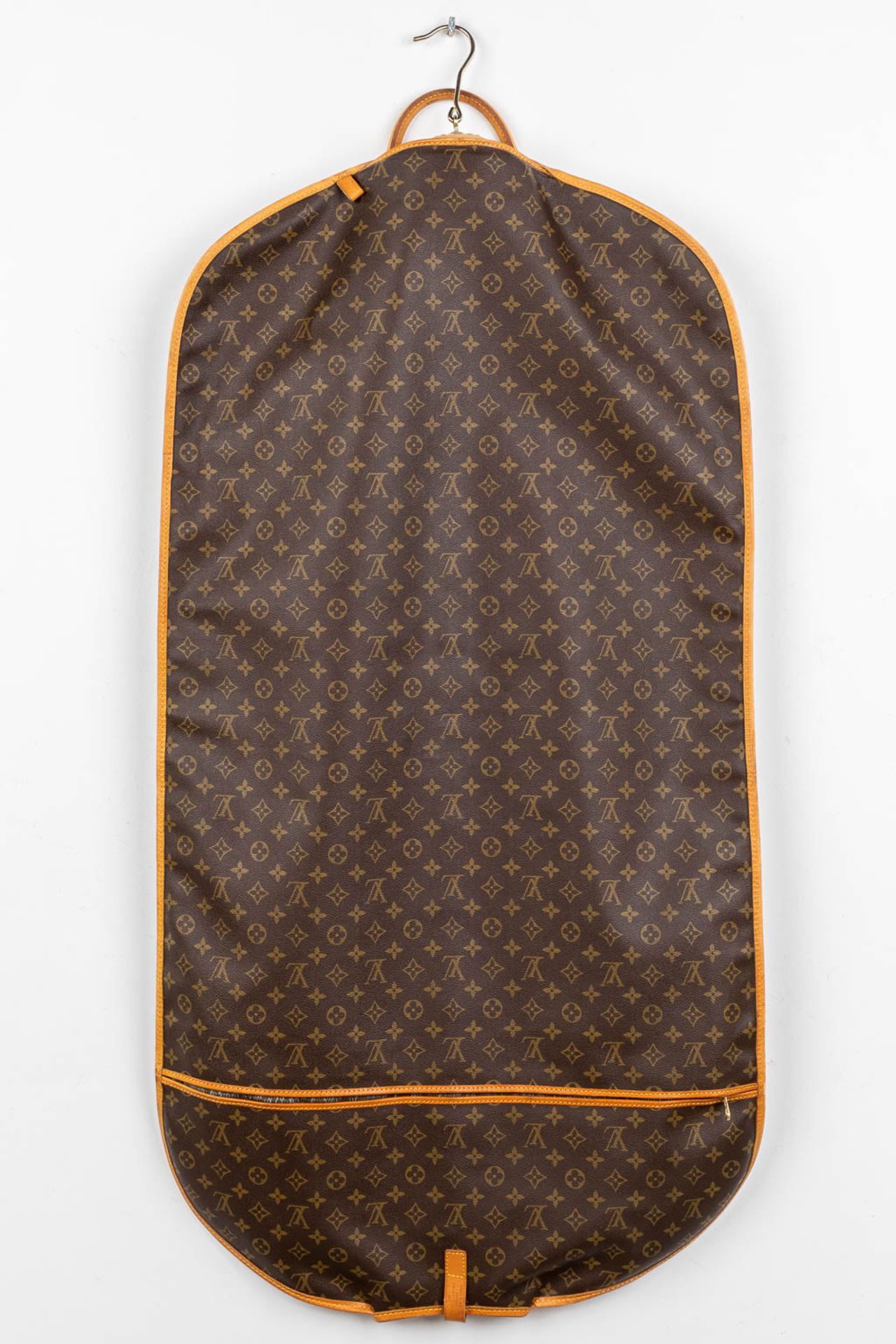 Louis Vuitton, a vintage costume storage bag made of leather. (H:123 cm) - Image 12 of 18