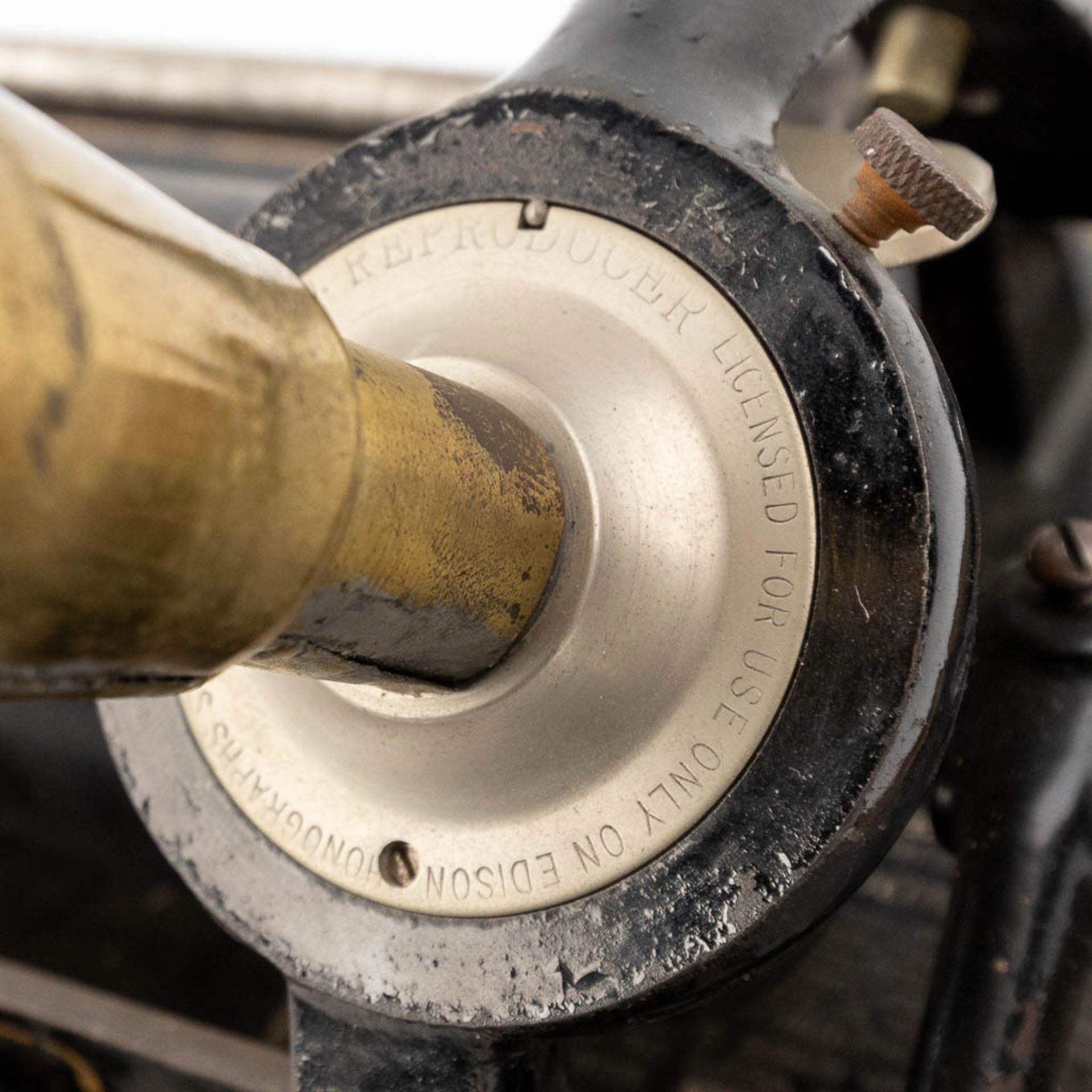 Edison Standard Phonograph, A vintage phonograph with a large copper horn, in a wood box. (W:40 x H: - Bild 8 aus 17