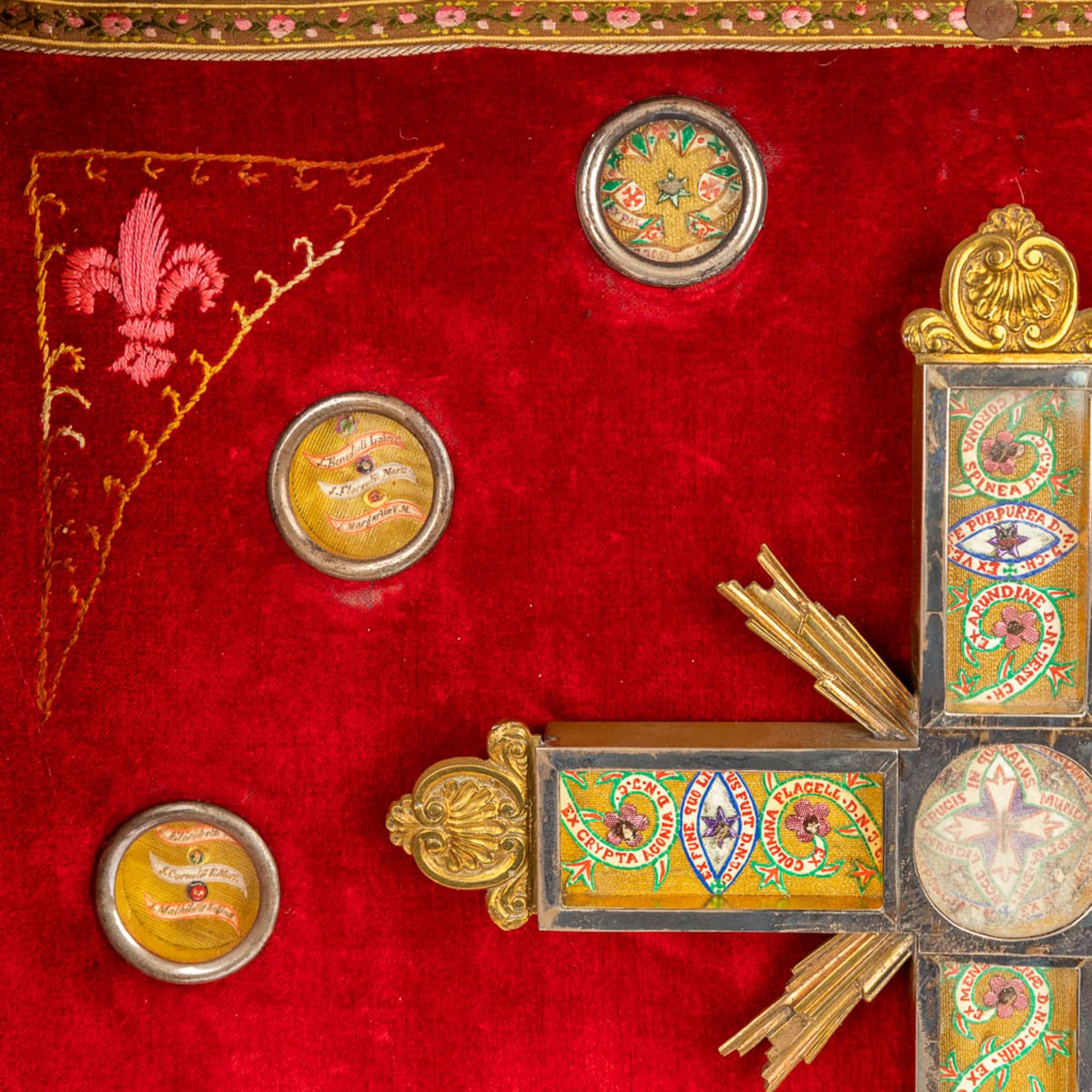 An antique reliquary box with relics a relic crucifix and embroidery. (L:13 x W:52 x H:75 cm) - Image 18 of 23