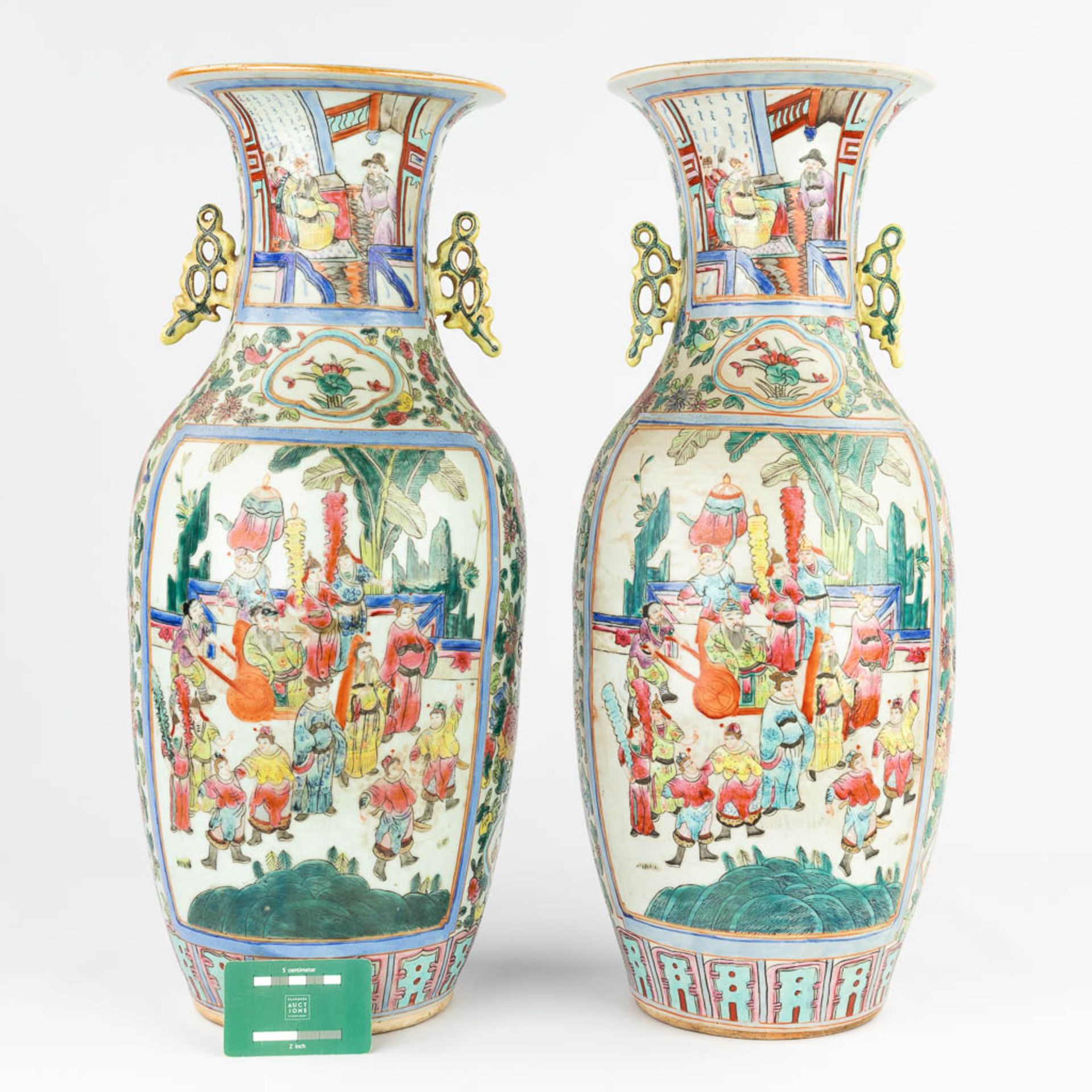 A pair of Chinese vases decorated with warriors. 20th C. (H:56,5 x D:22 cm) - Image 2 of 15