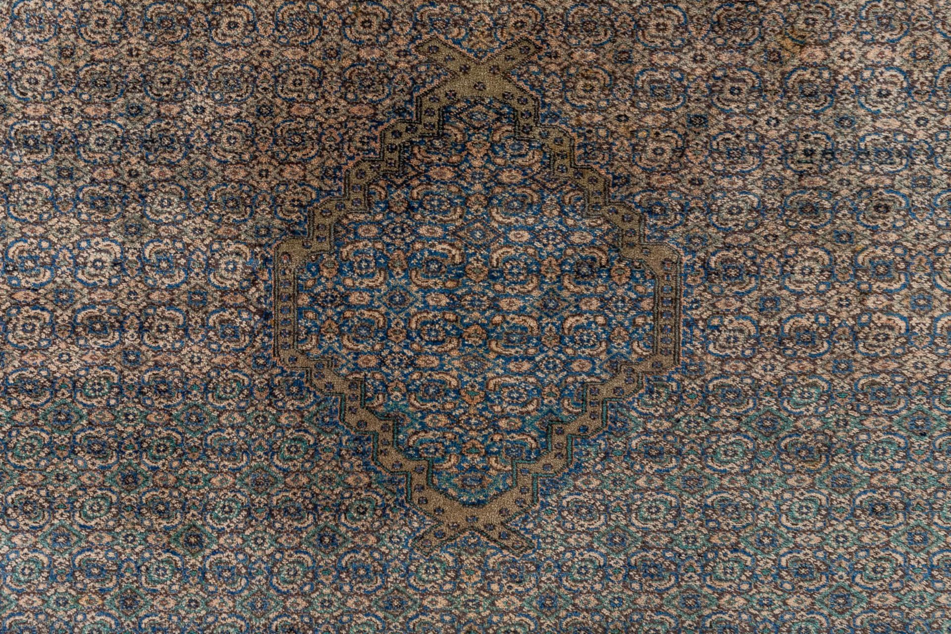 An Oriental hand-made carpet, Ghoum. (L:274 x W:174 cm) - Image 3 of 10