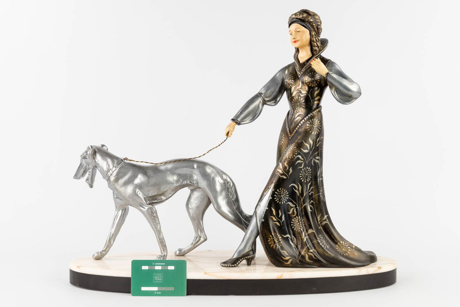 Scali, 'Lady with a greyhound' a statue made in art deco style. Silver-plated spelter and marble. ( - Bild 2 aus 12