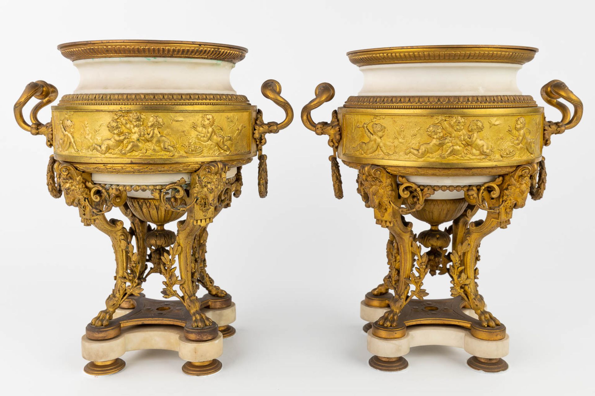 A pair of urns, made of gilt bronze and white Carrara marble in Louis XVI style. France, 19th C. (H: - Image 13 of 17