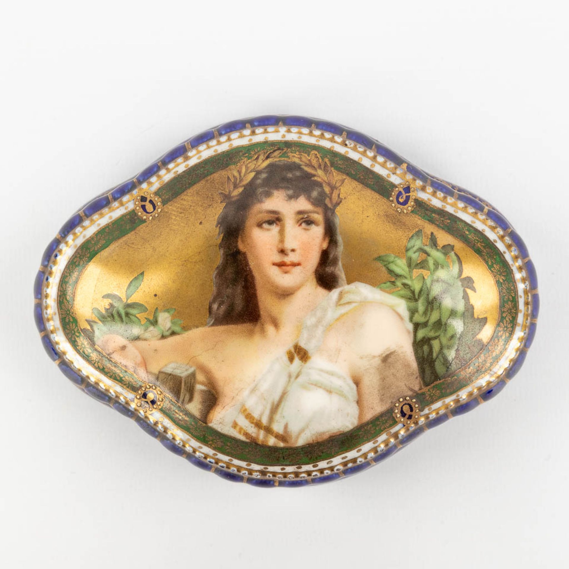 Sitzendorf & 'Royal Vienna' a set of 2 porcelain items. (L:12 x W:20 x H:23 cm) - Image 14 of 22