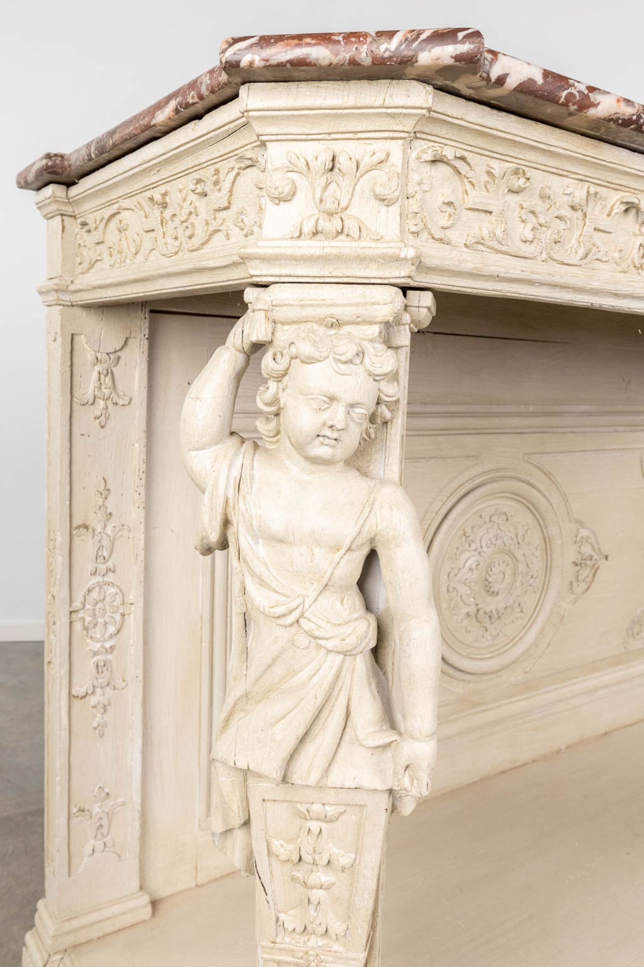 An antique console table with a marble top, patinated. 18th century. (L:66 x W:177 x H:114 cm) - Bild 12 aus 16