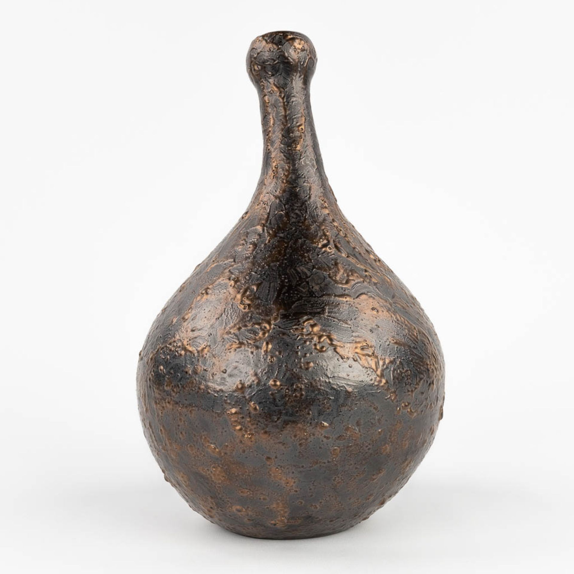 Elisabeth VANDEWEGHE (XX-XXI) A vase with metal glaze for Perignem (W:19 x H:31 cm) - Image 4 of 12