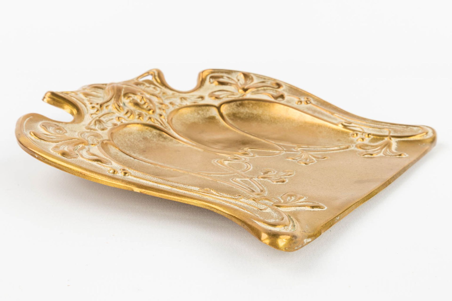 A collection of trays and table accessories made of copper in art nouveau style (L:43 x W:27 cm) - Bild 5 aus 17