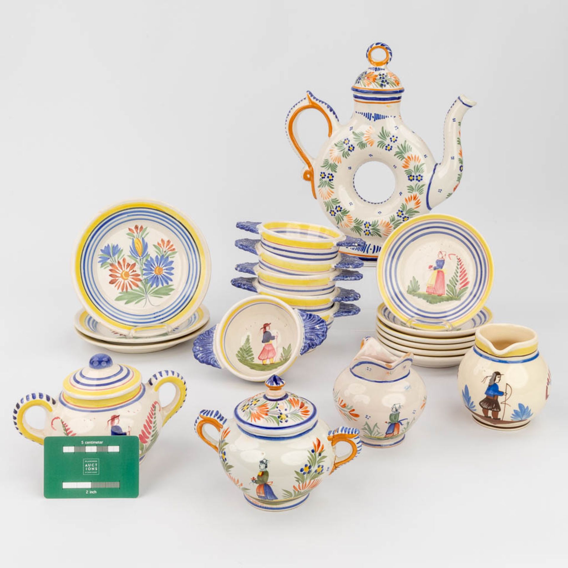 Quimper, coffee and tea service. (W:24 x H:28 cm) - Image 2 of 25