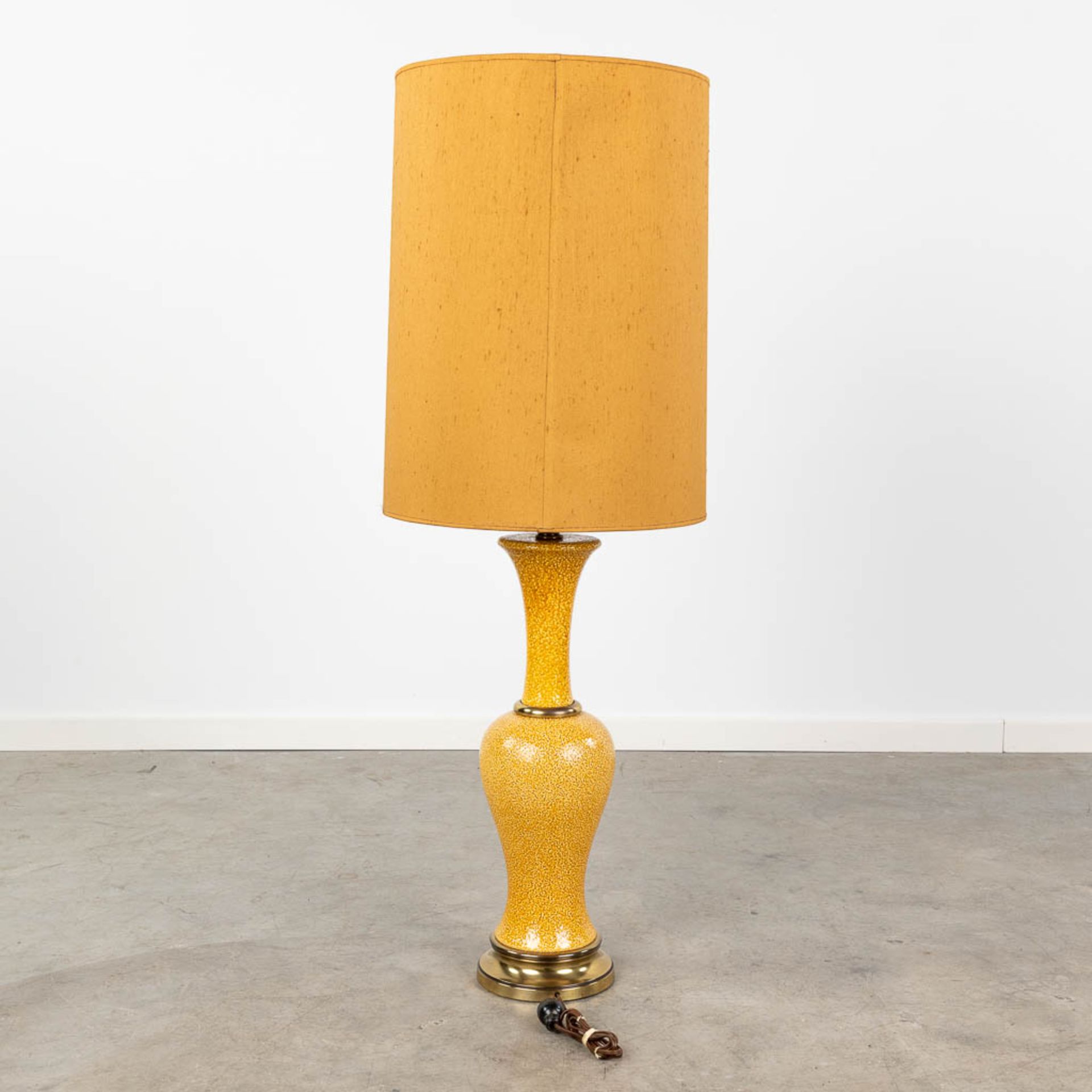 A vintage table lamp made of ceramics with bronze and an orange shade. (H:114 cm) - Image 4 of 10