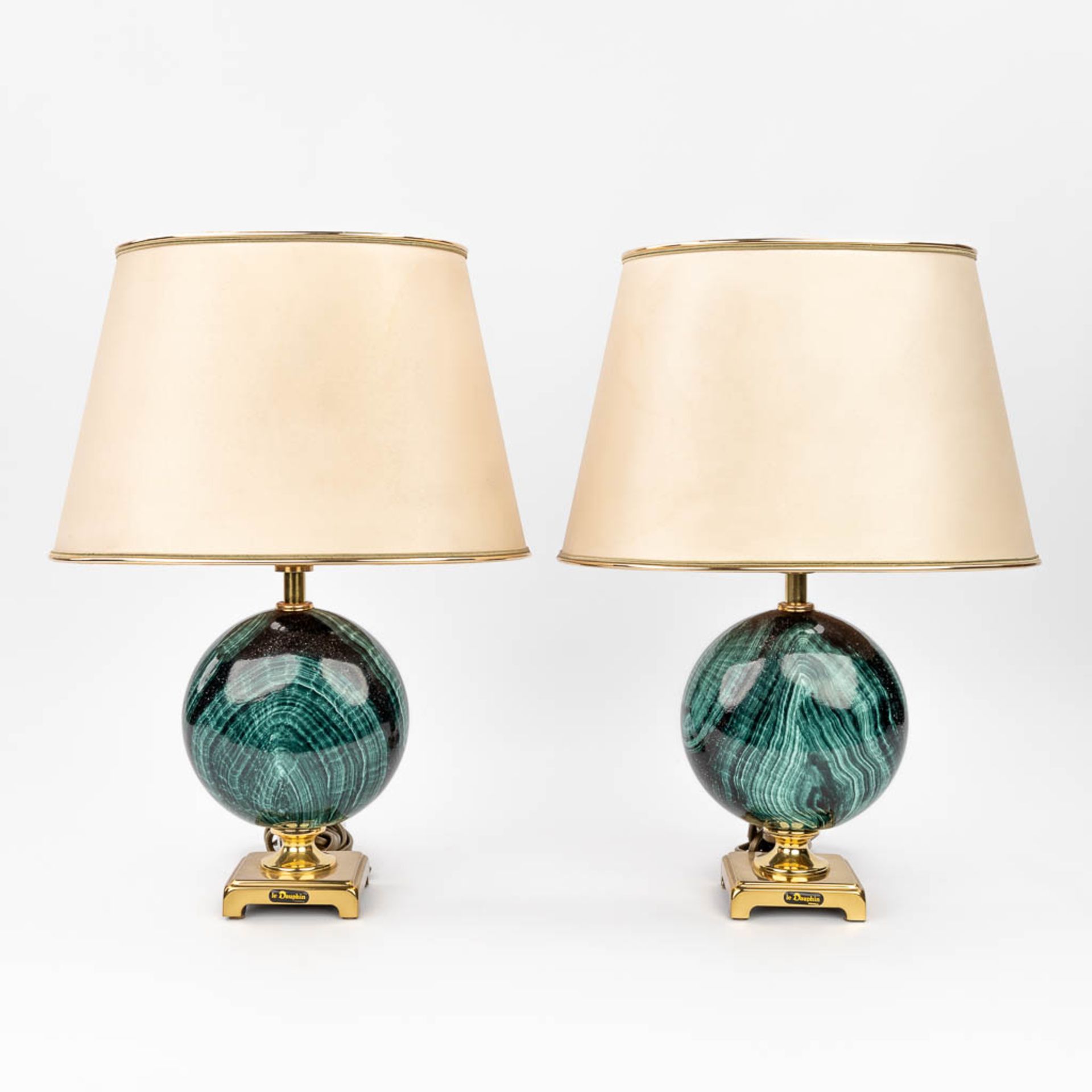 Maison Le Dauphin, a pair of table lamps with faux malachite. (H:42 cm) - Bild 10 aus 14