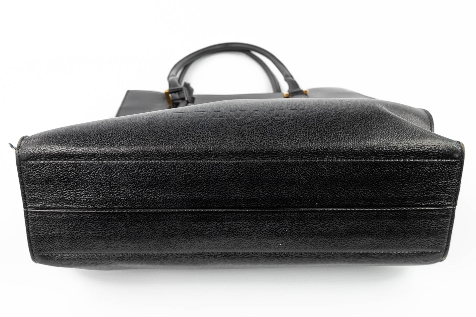 Delvaux, a 'Tote Bag' made of black leather with gold-plated hardware. (W:31,5 x H:37,5 cm) - Image 8 of 19