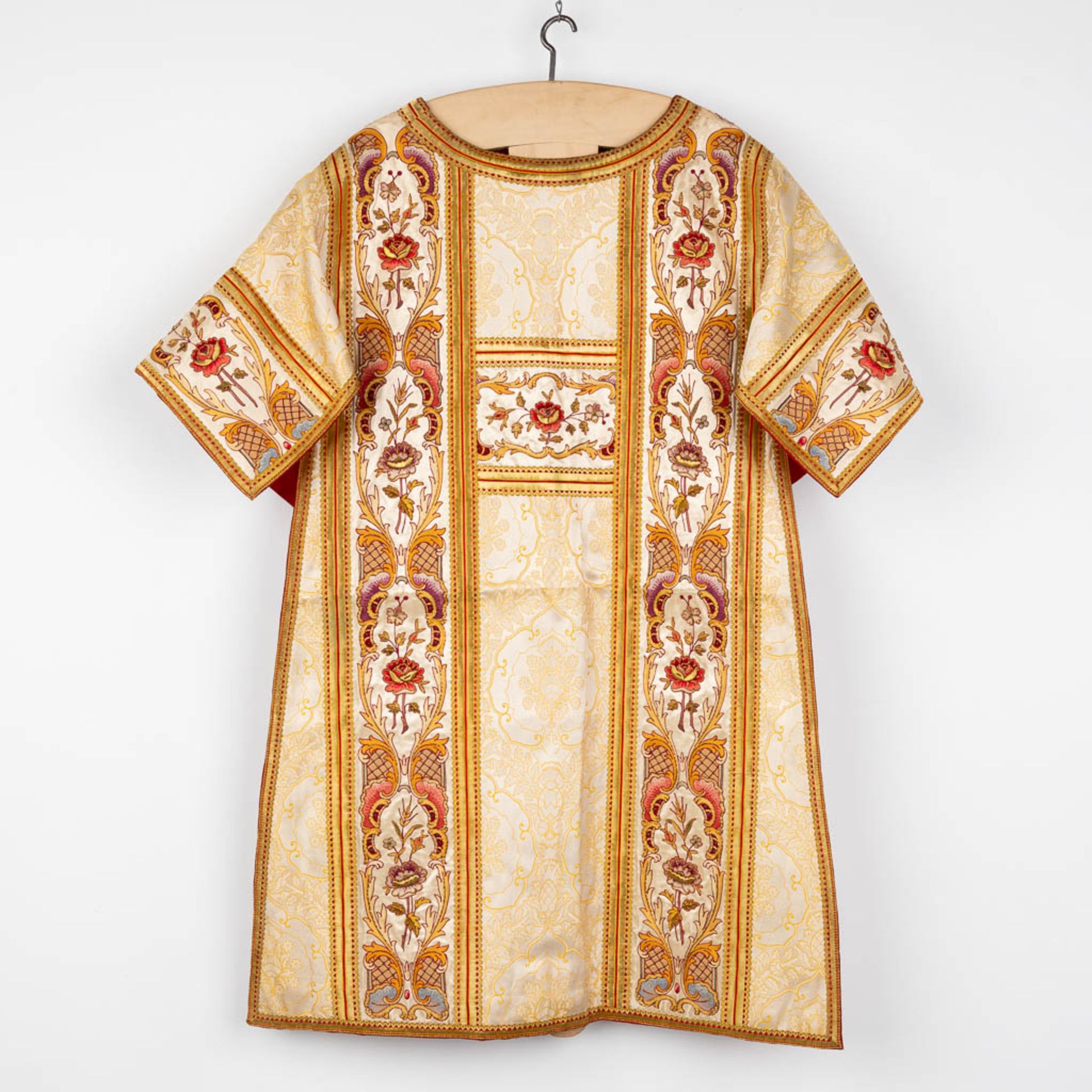 A Roman Chasuble and two Dalmatics, decorated with thick gold thread and embroidery in floral motive - Image 9 of 23