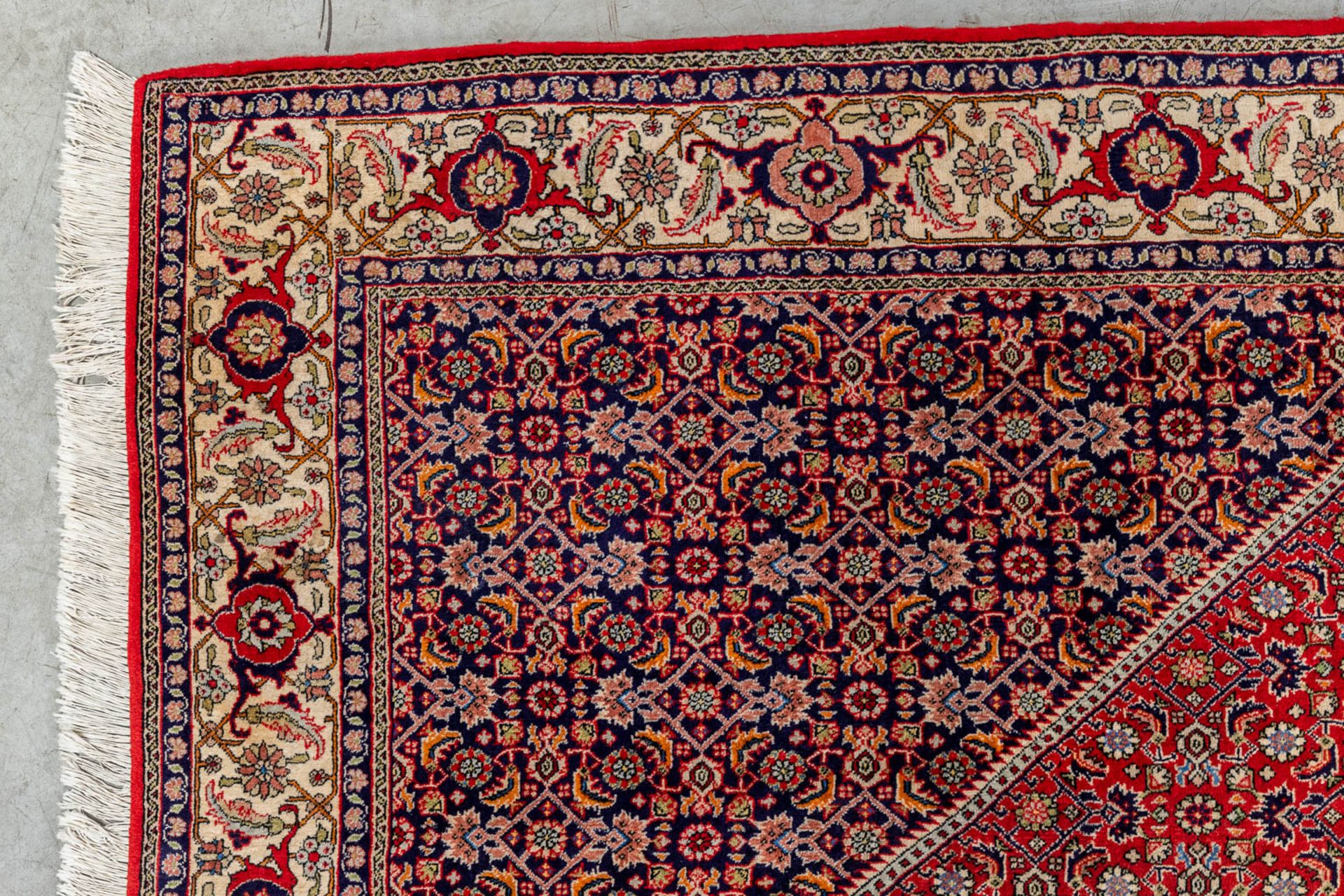 An Oriental hand-made carpet, Bidjar. (L:290 x W:210 cm) - Image 4 of 8
