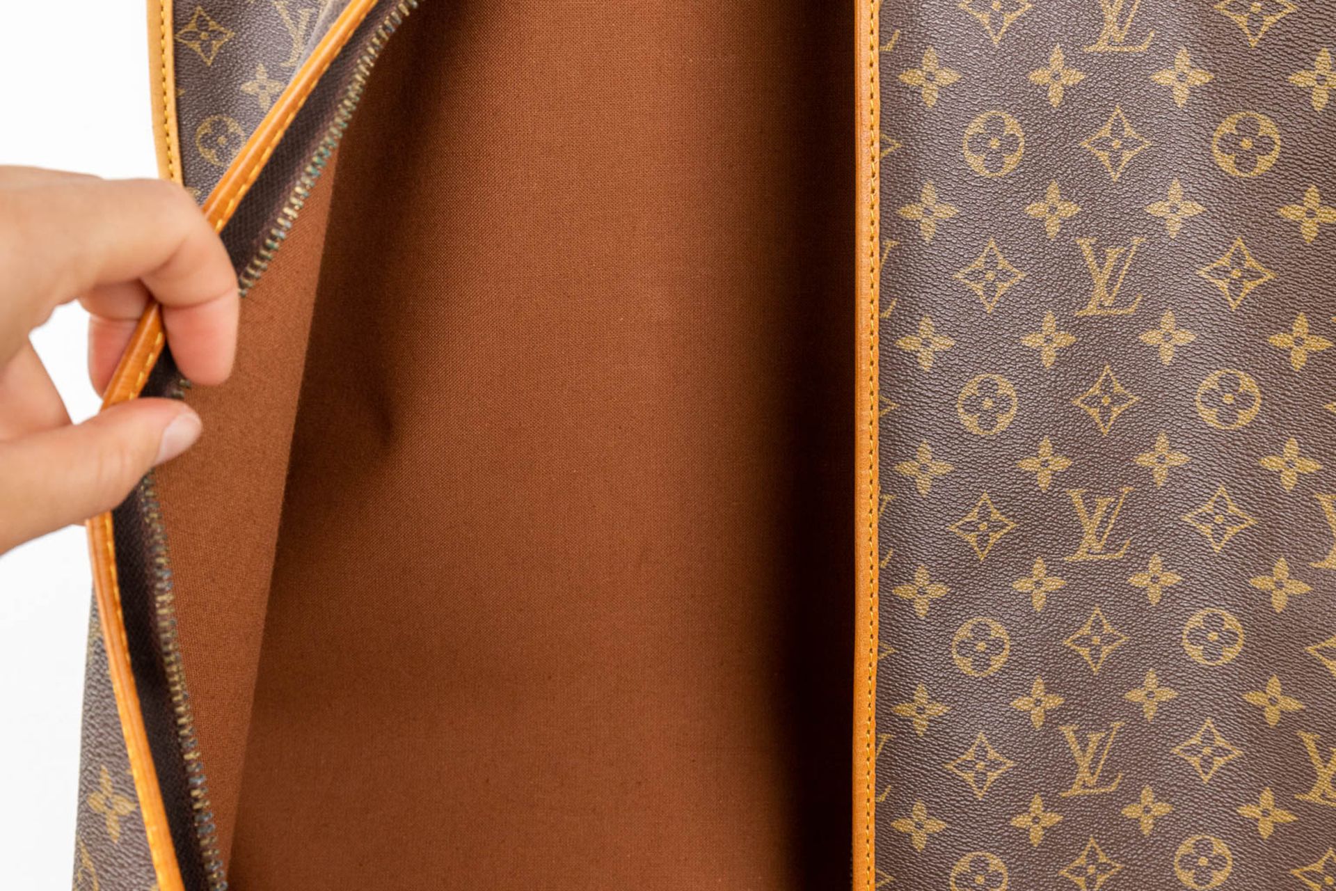 Louis Vuitton, a vintage costume storage bag made of leather. (H:123 cm) - Image 9 of 18