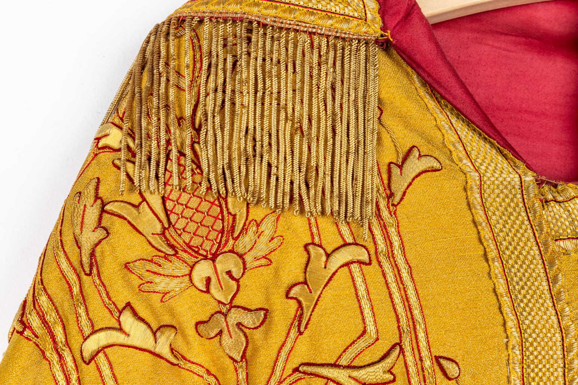 An antique Cope decorated with thick gold-threaded embroidery (H:130 cm) - Image 8 of 9