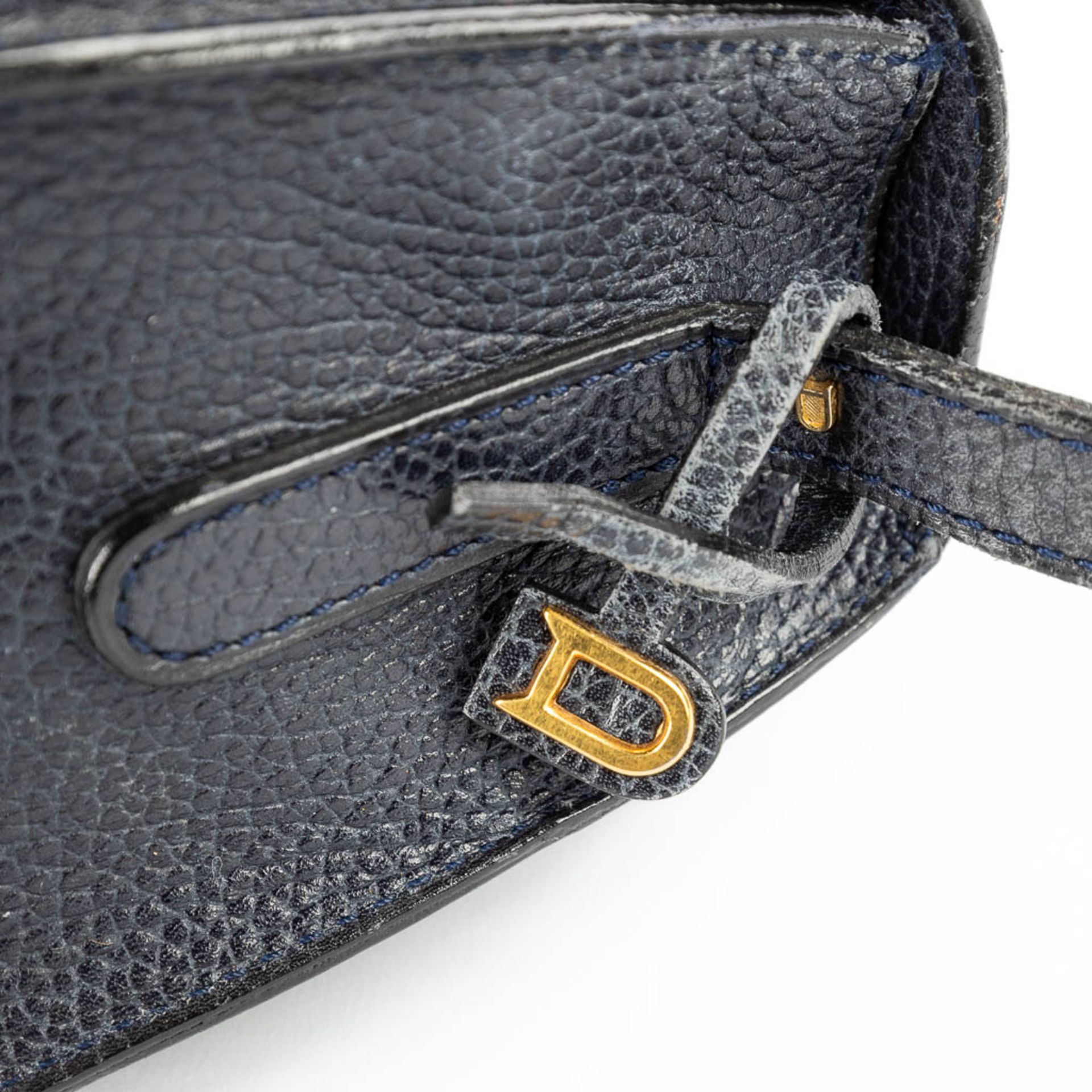 Delvaux, a handbag made of blue leather with gold-plated elements. (W:27 x H:22 cm) - Image 16 of 19