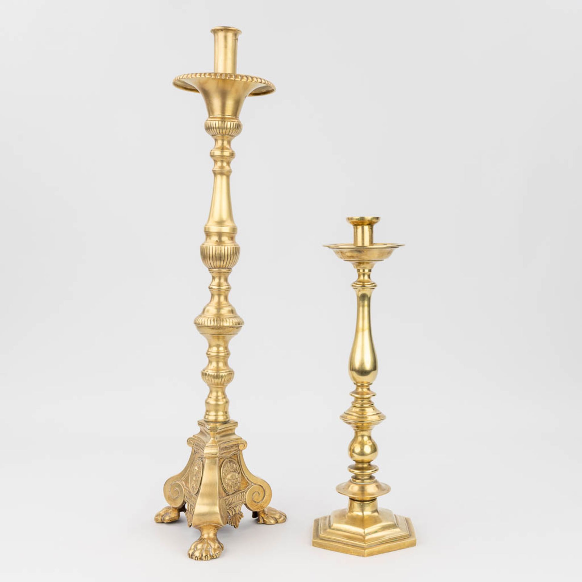 A collection of 2 candelabra made of polished bronze. (H:65 cm) - Image 8 of 14