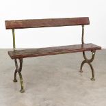 An antique garden bench, made of metal and wood. (L:46 x W:120 x H:82 cm)