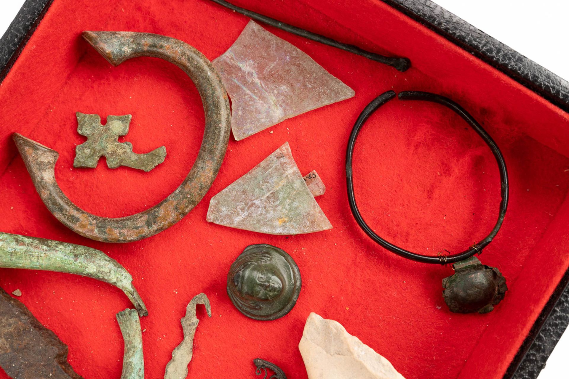 A collection of Archeological finds. - Image 6 of 17