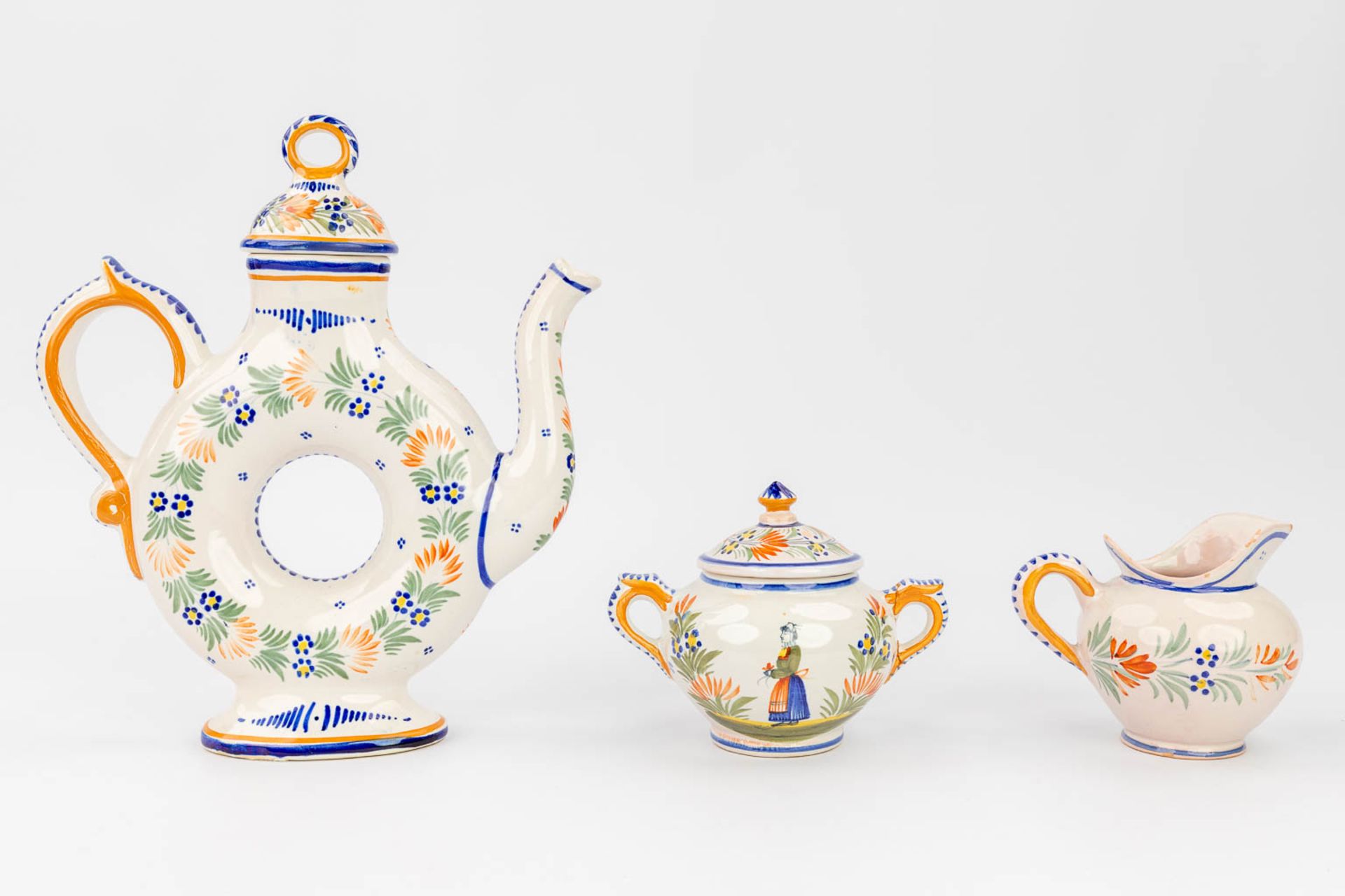 Quimper, coffee and tea service. (W:24 x H:28 cm) - Image 3 of 25