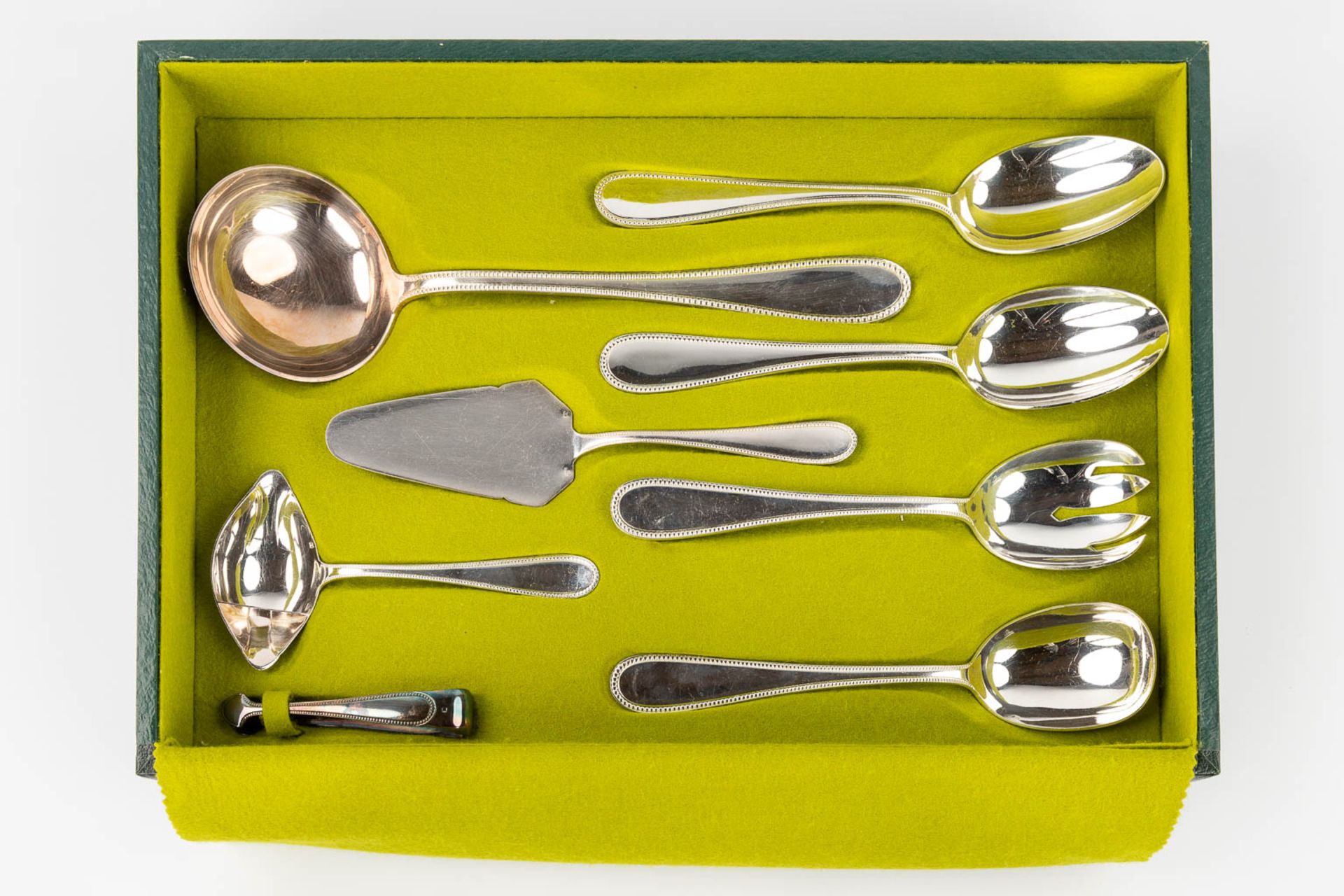 Francois Frionnet, Model Perles, a large storage box with silver-plated cutlery. 128-pieces. (L:31, - Image 14 of 17