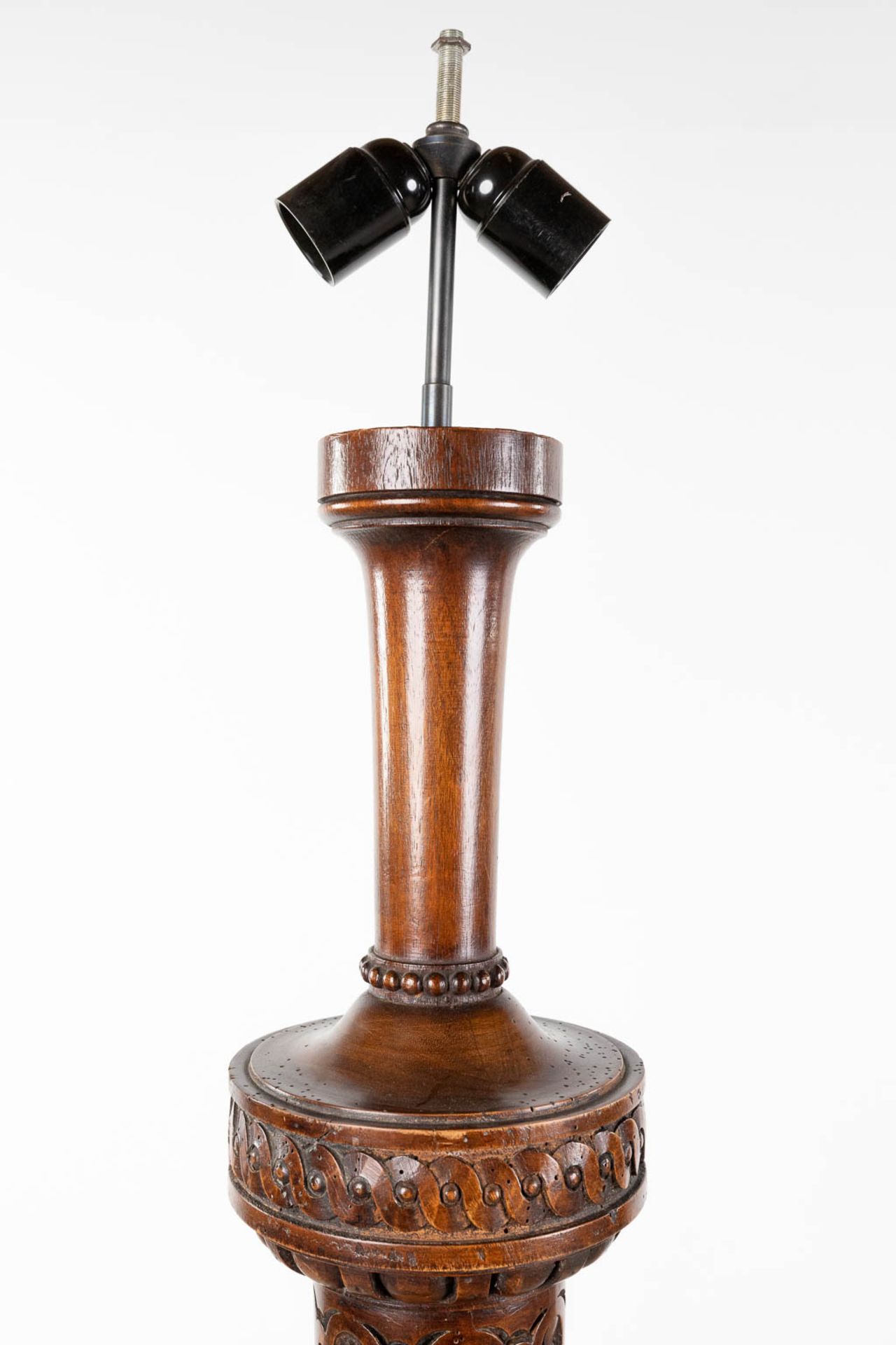 A wood sculptured standing lamp, circa 1920. (L:42 x W:42 x H:188 cm) - Image 11 of 11