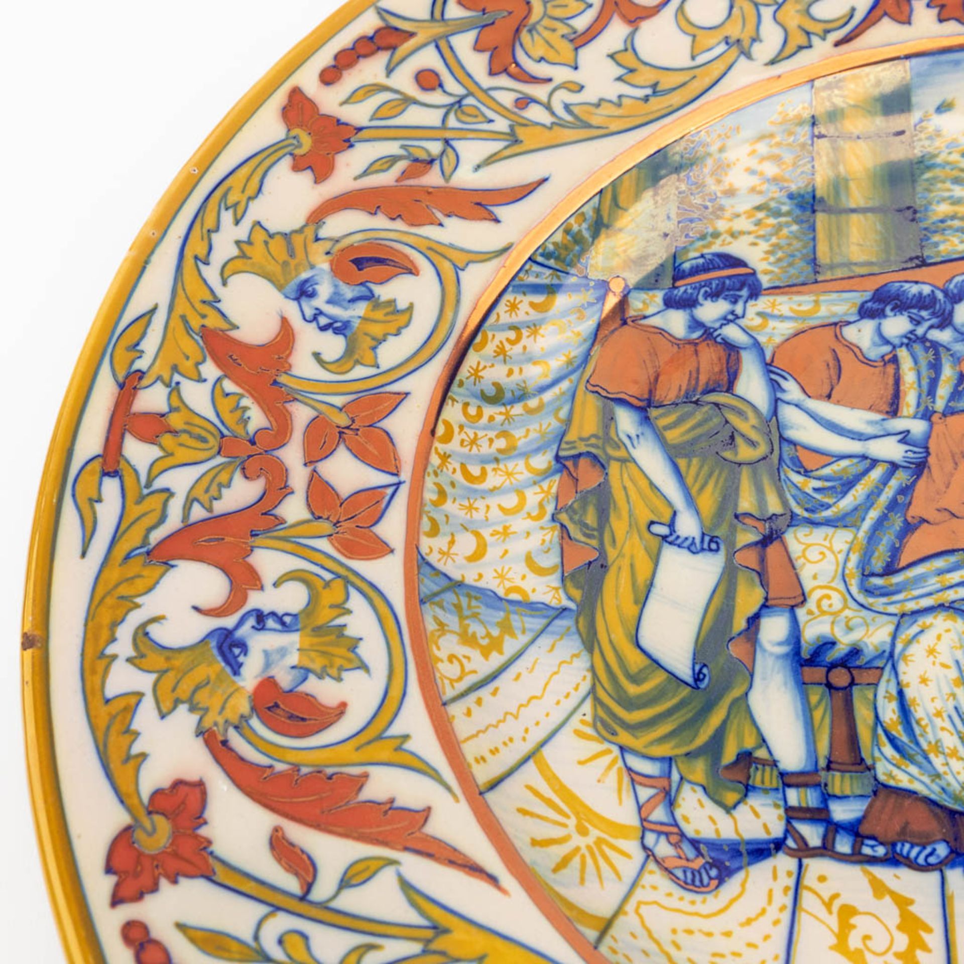 An antique Majolica Plate, with hand-painted decor. Umbra, Italy. (H:6,5 x D:43 cm) - Bild 12 aus 16