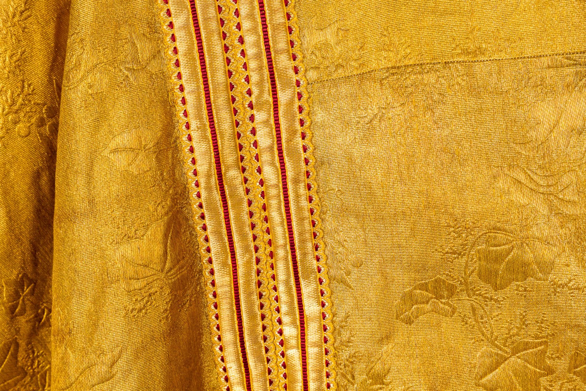 An antique cope with gold thread wire embroidery (H:120 cm) - Image 6 of 8