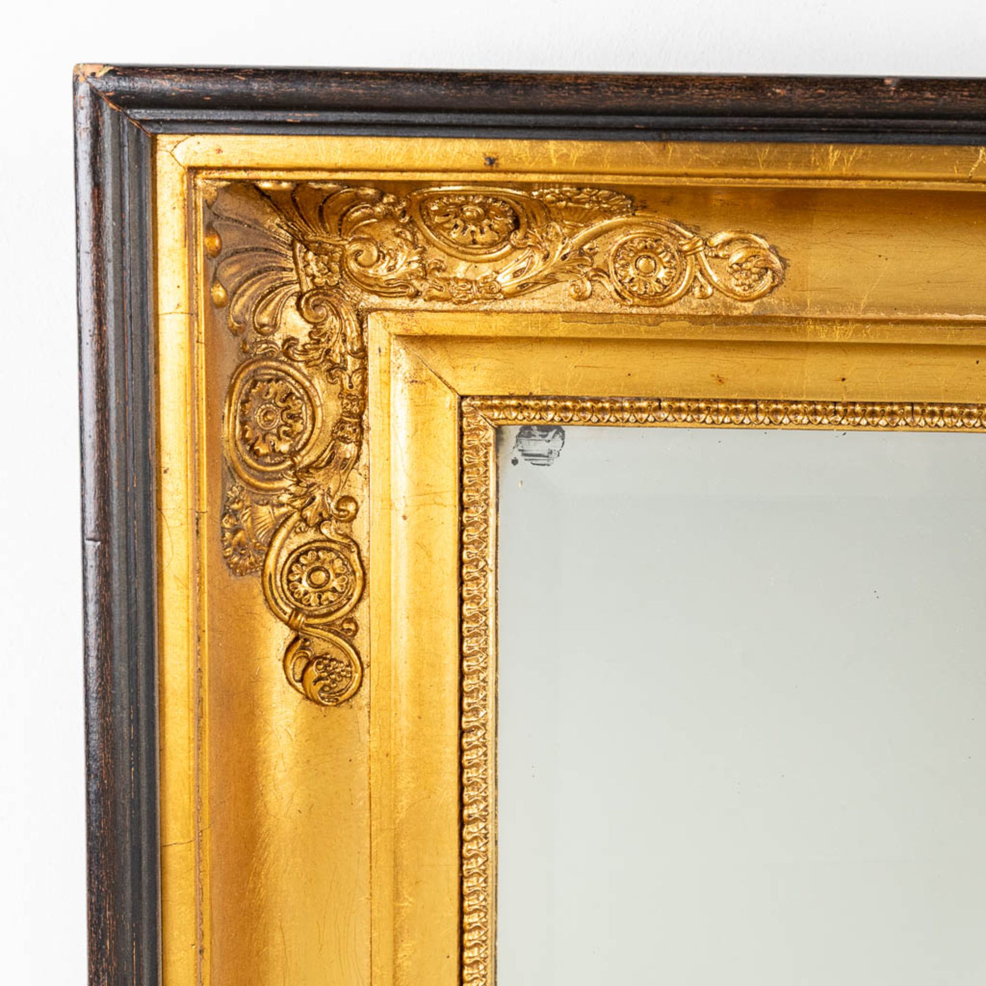 A mirror framed in an empire frame. (W:74 x H:94 cm) - Bild 3 aus 11