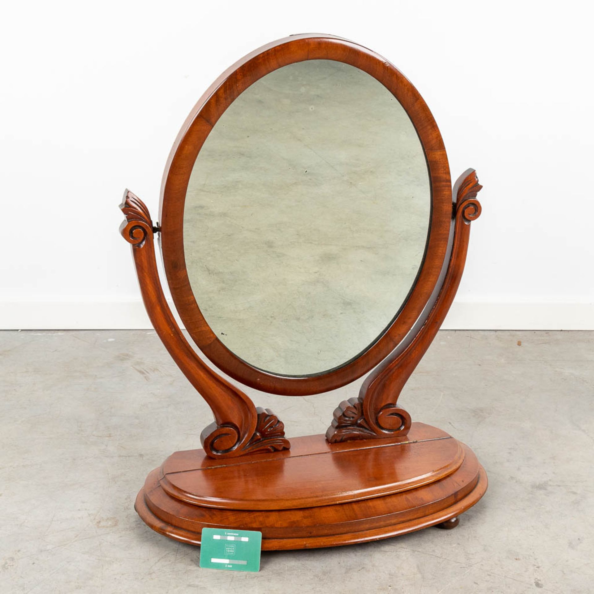 A table mirror made of mahogany in Louis Philippe style. 19th C. (W:57 x H:73 cm) - Image 2 of 12