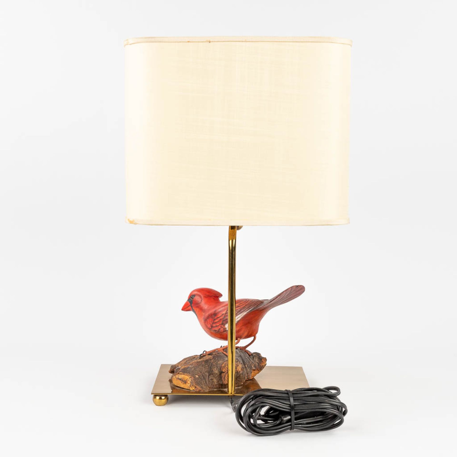 A mid-century table lamp with a 'Northern Cardinal' bird. (H:30 cm) - Image 5 of 12