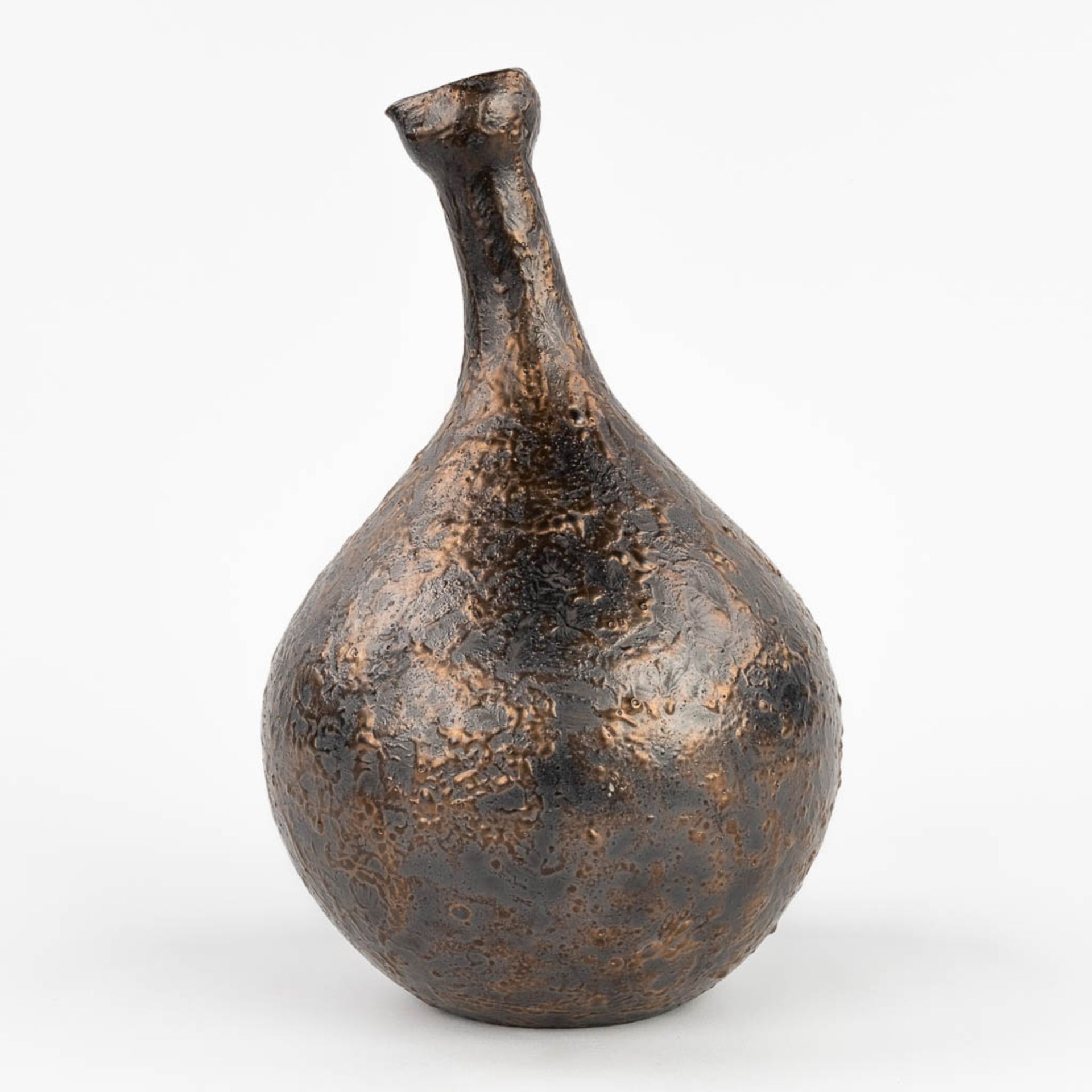 Elisabeth VANDEWEGHE (XX-XXI) A vase with metal glaze for Perignem (W:19 x H:31 cm) - Image 5 of 12